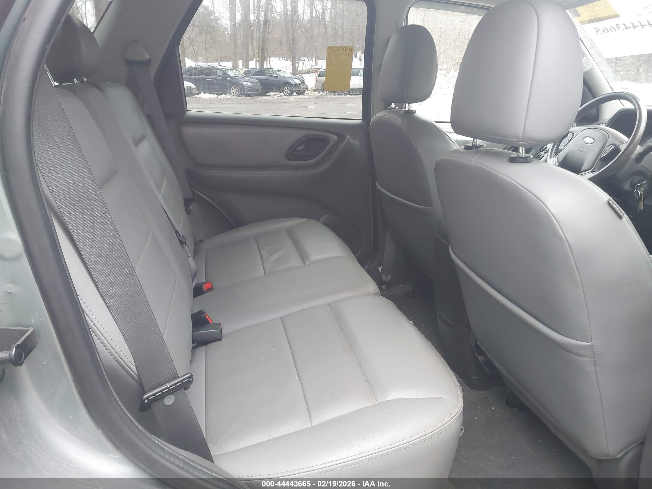 FORD ESCAPE image 8