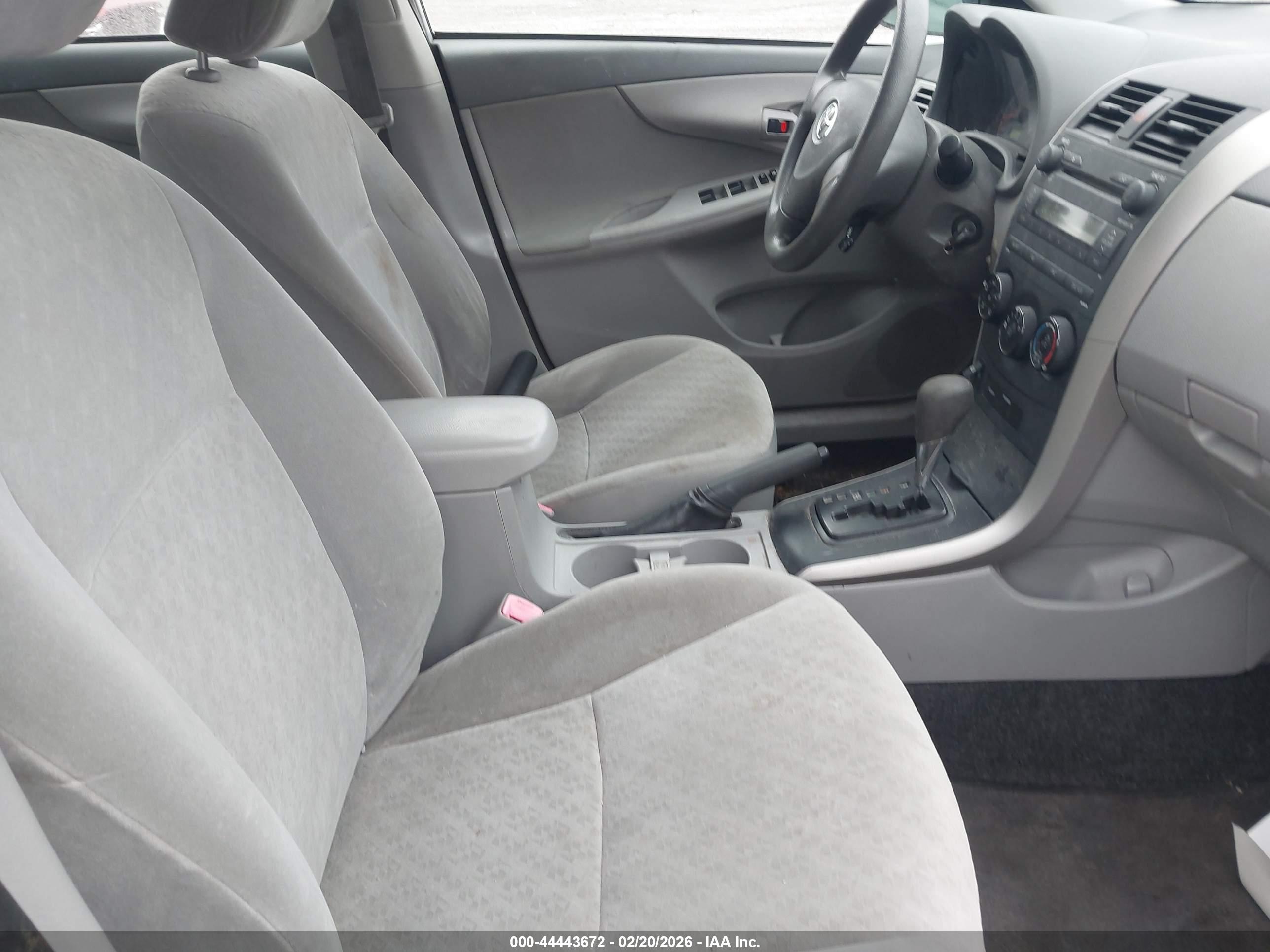 TOYOTA COROLLA image 5