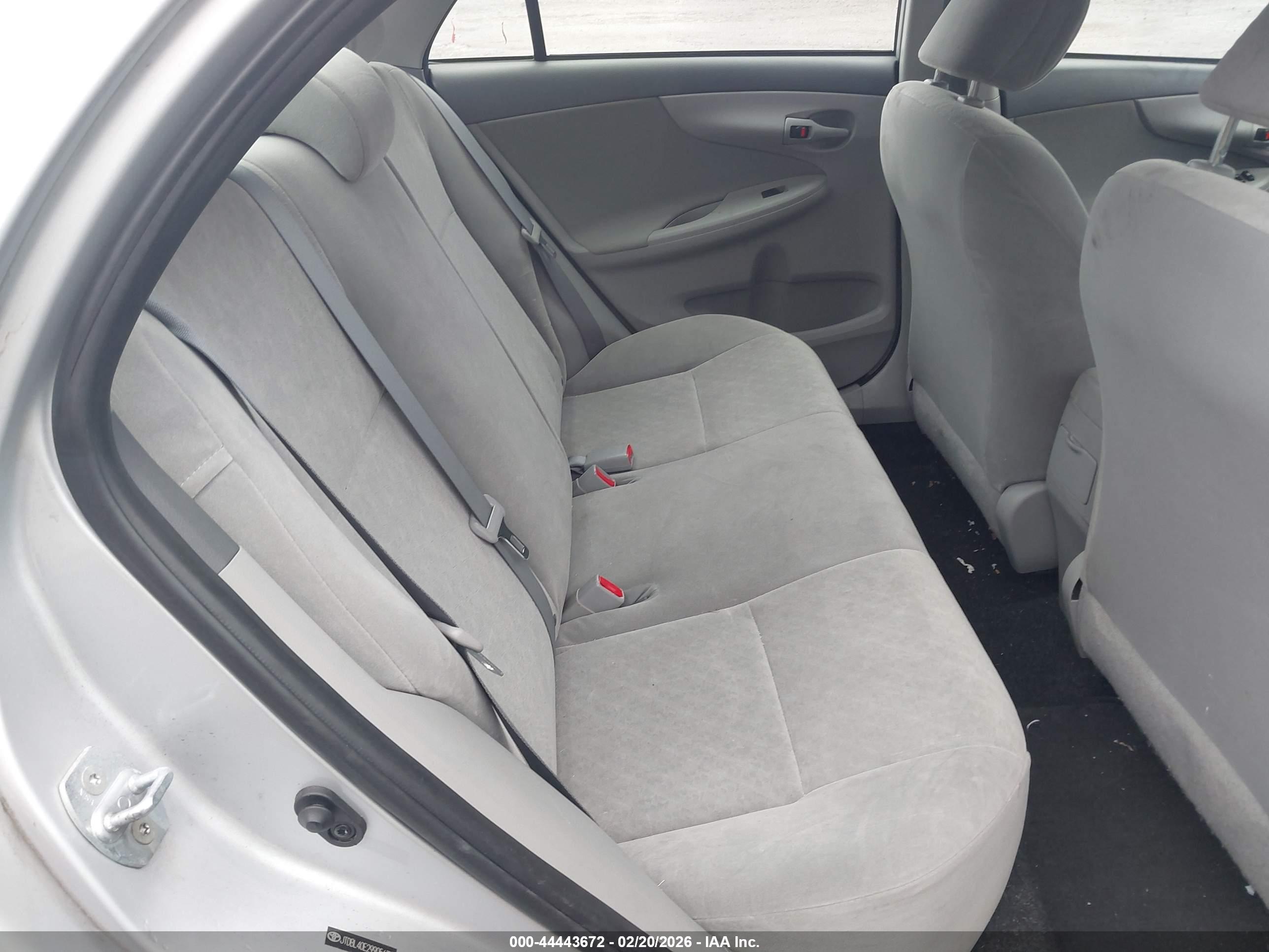 TOYOTA COROLLA image 8