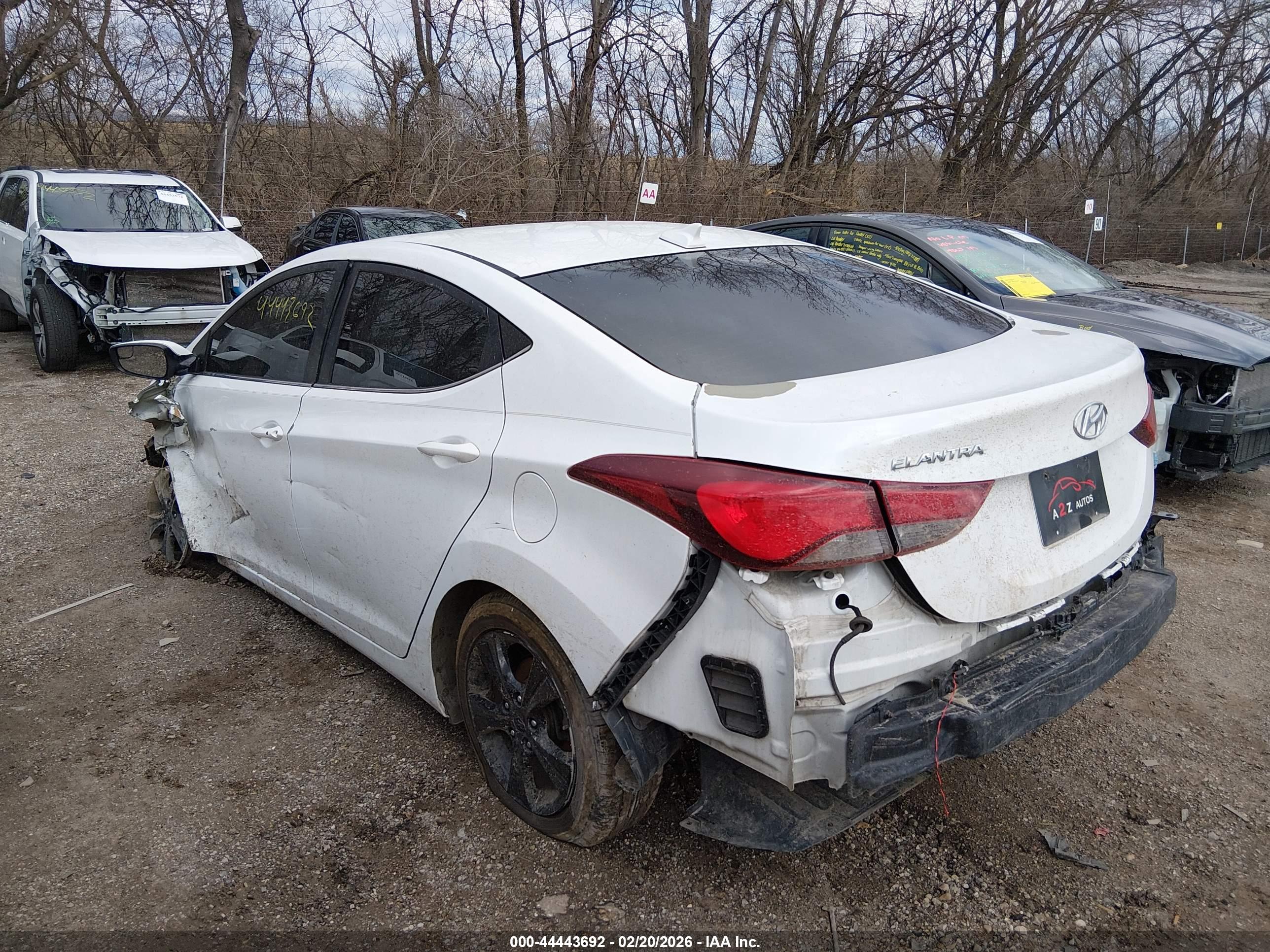 HYUNDAI ELANTRA image 3