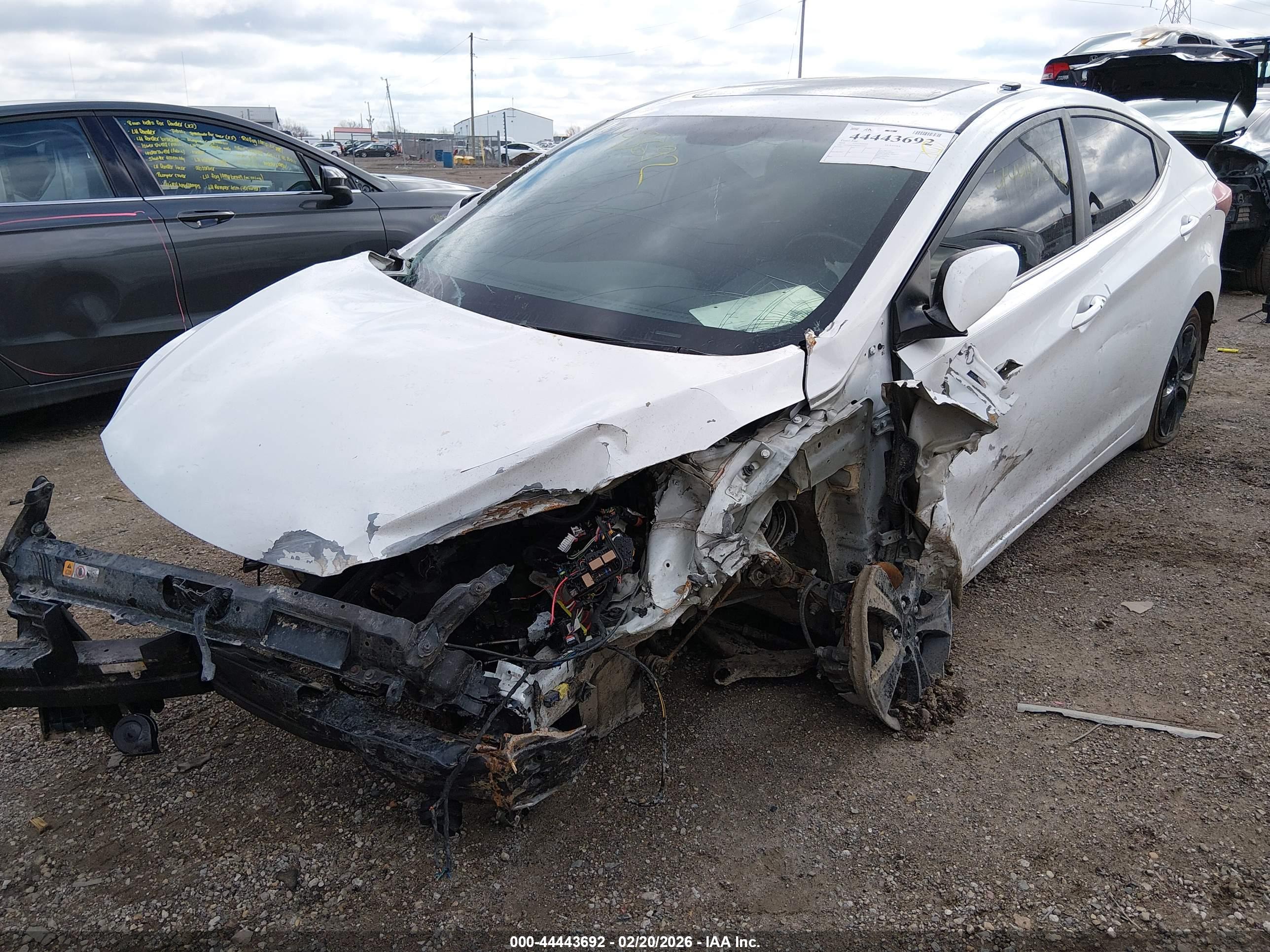 HYUNDAI ELANTRA image 6