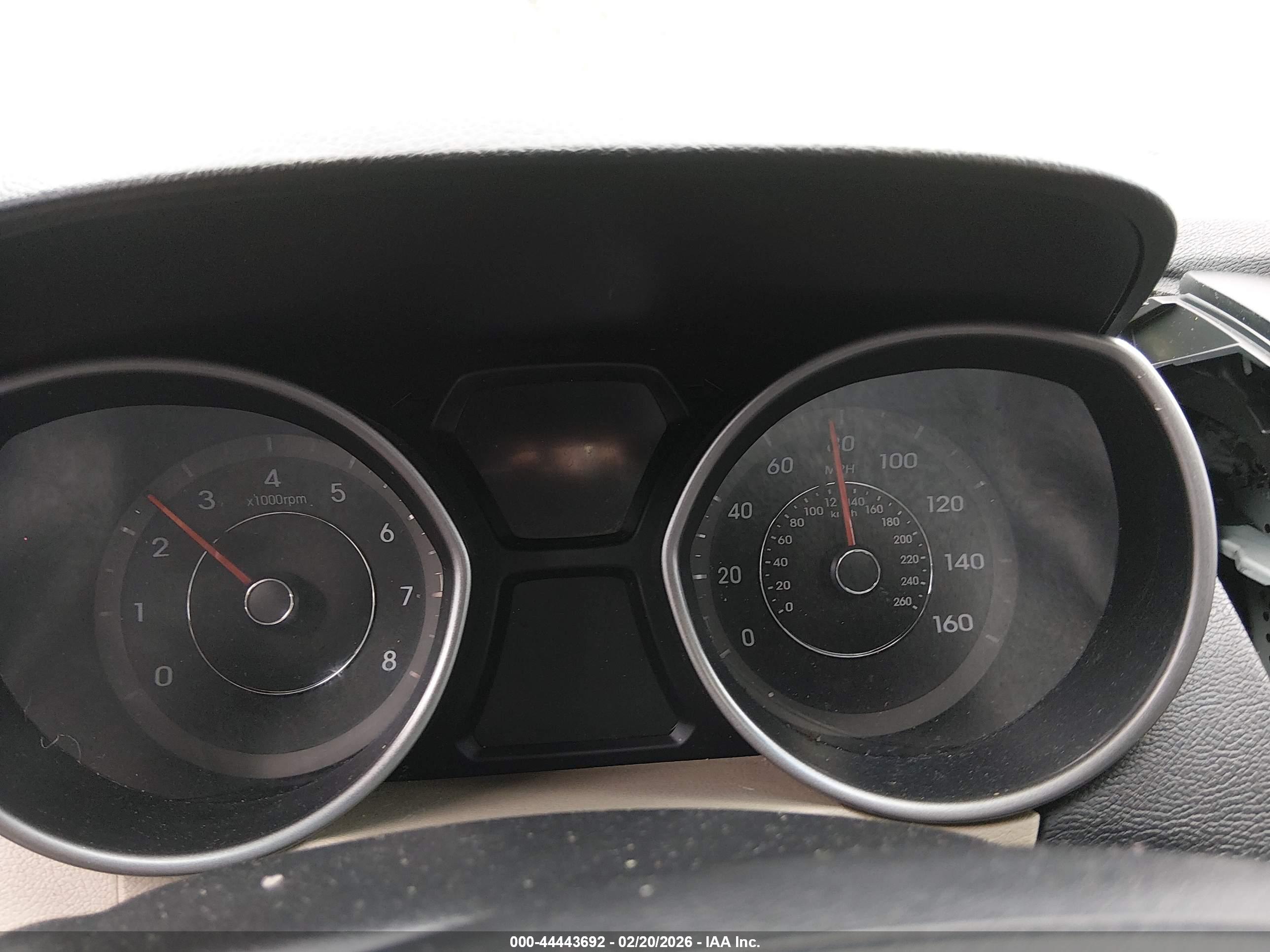 HYUNDAI ELANTRA image 7