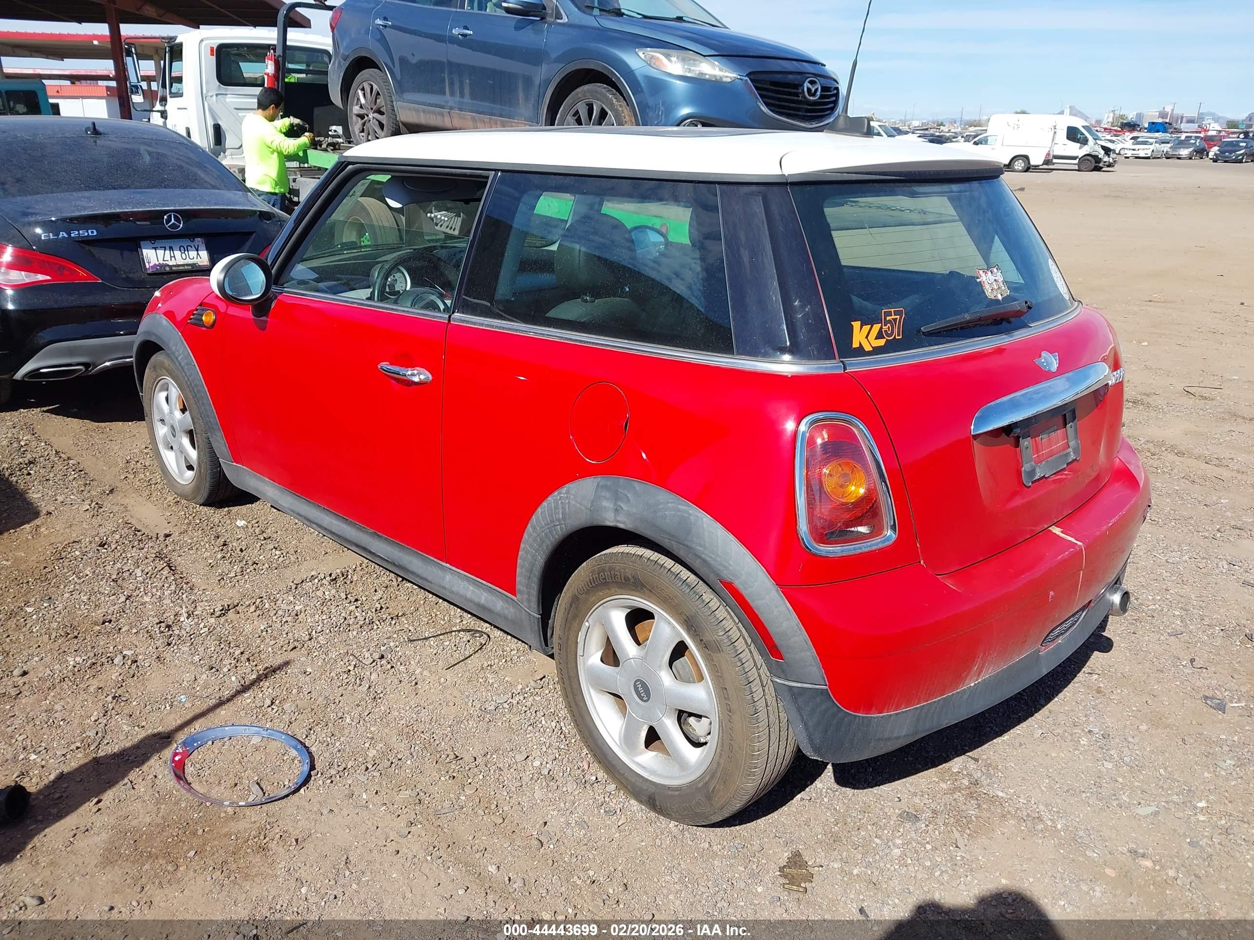 MINI COOPER image 3