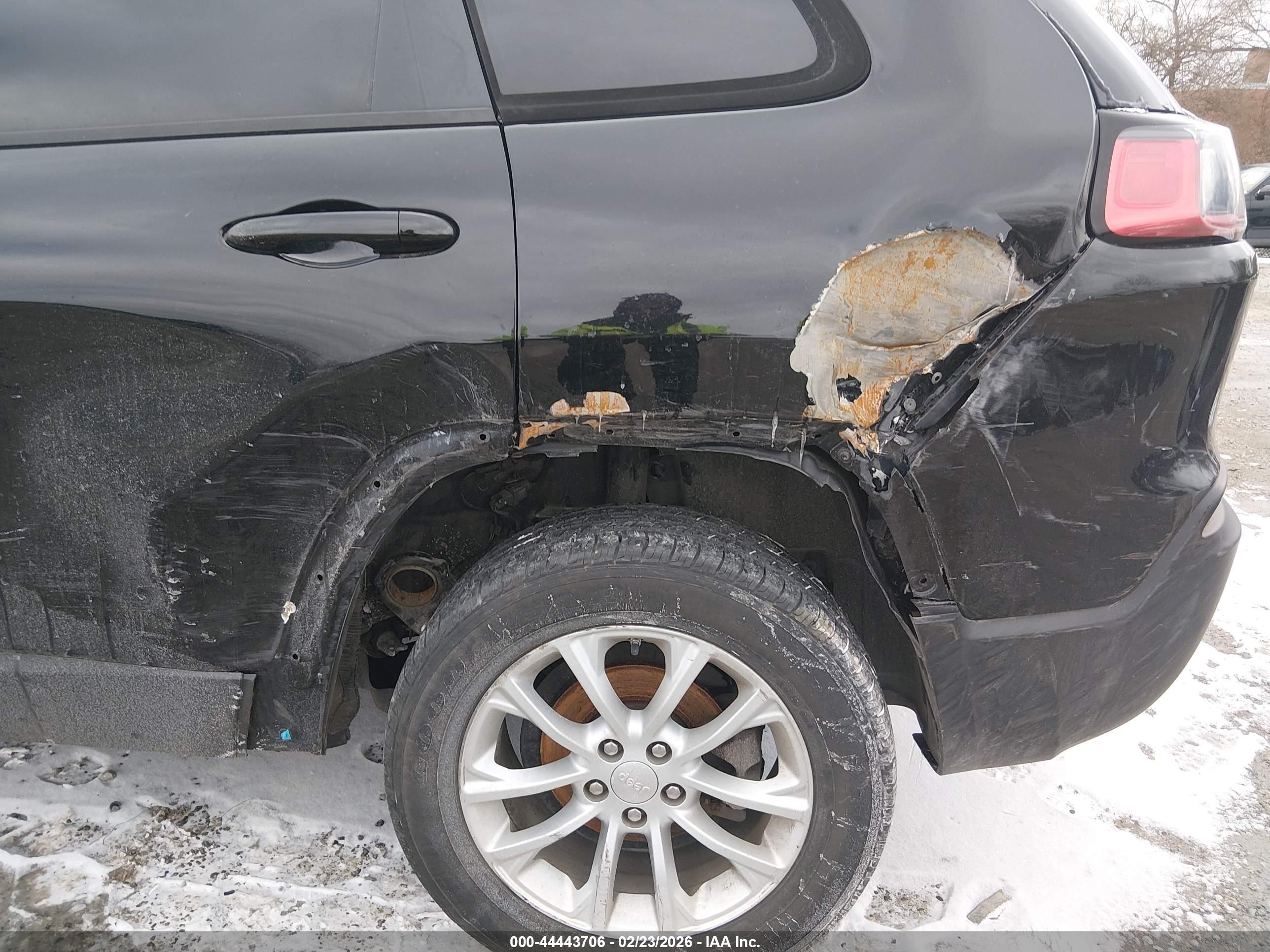JEEP CHEROKEE image 6
