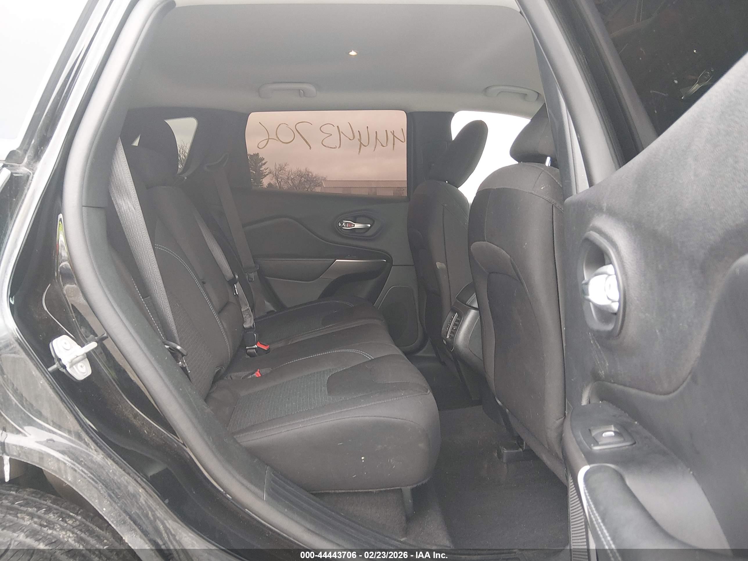 JEEP CHEROKEE image 8