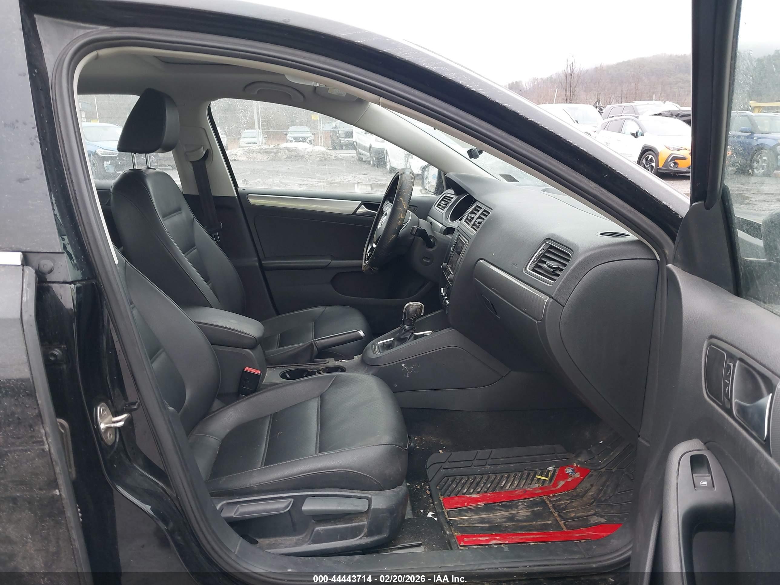VOLKSWAGEN JETTA image 5