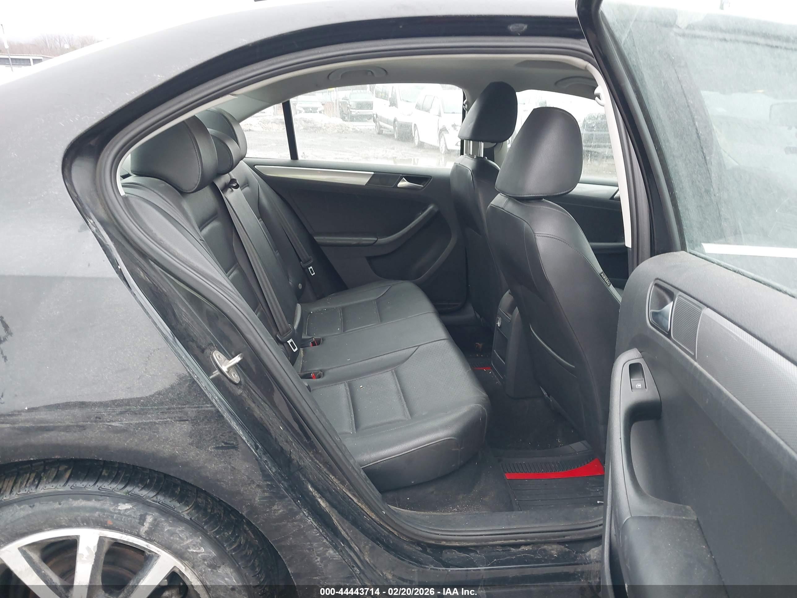 VOLKSWAGEN JETTA image 8