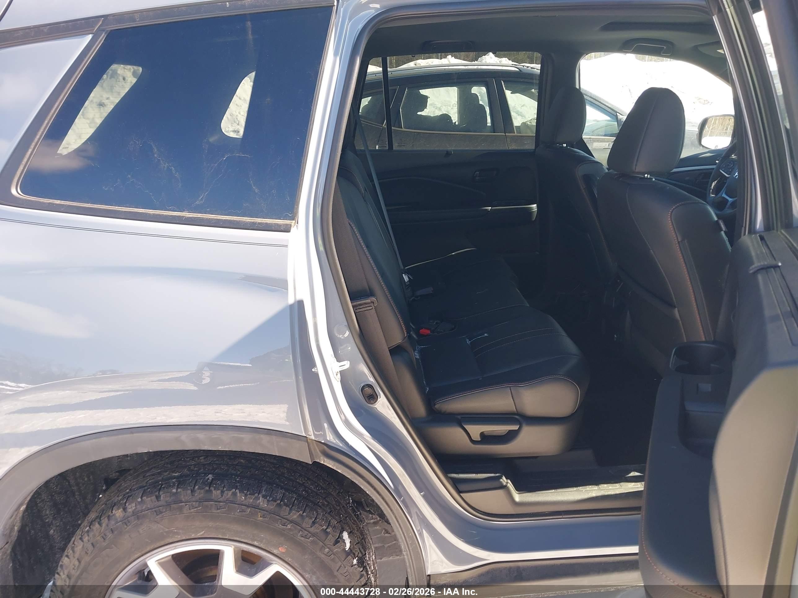 HONDA PASSPORT image 8