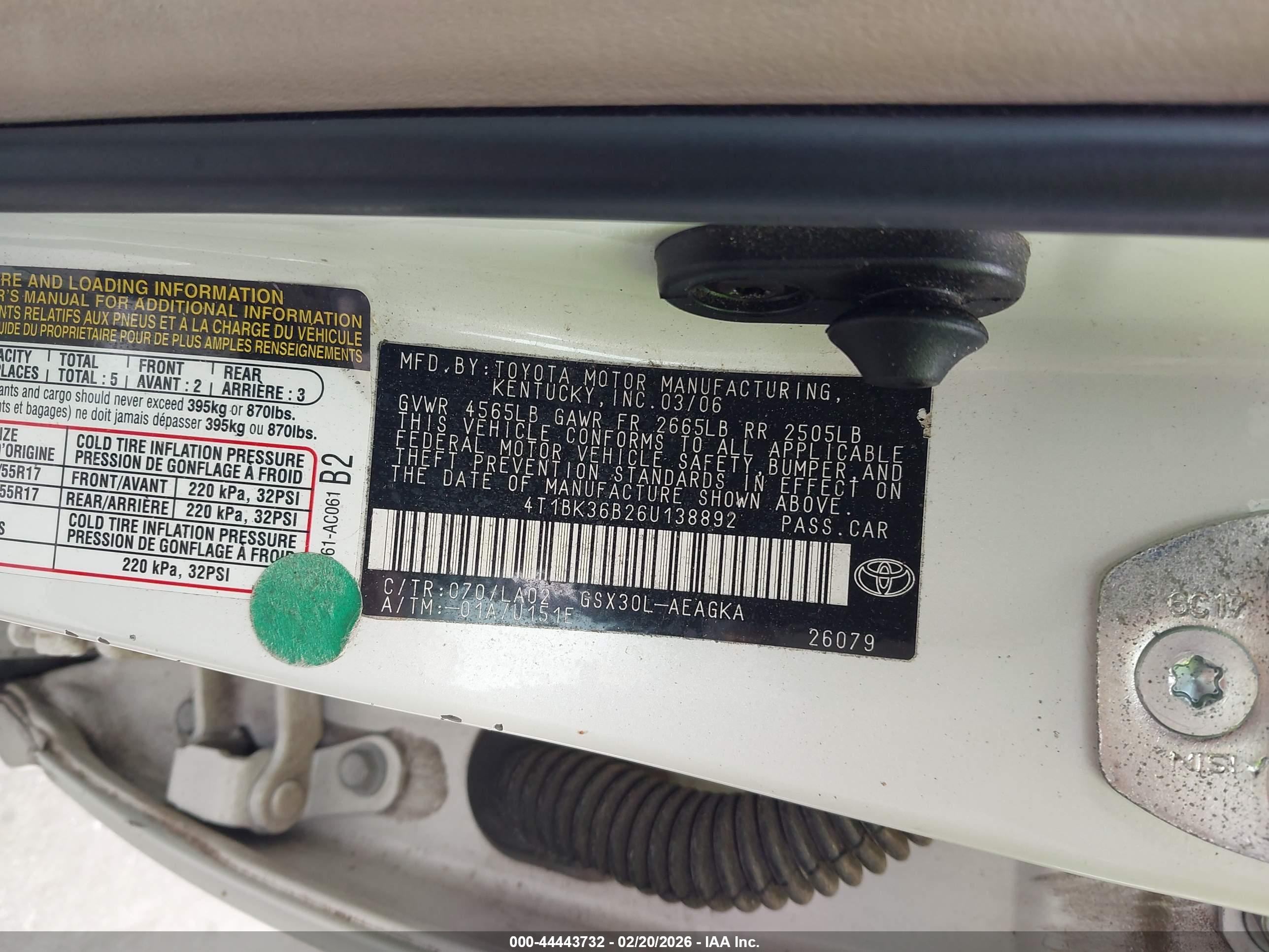 TOYOTA AVALON image 9