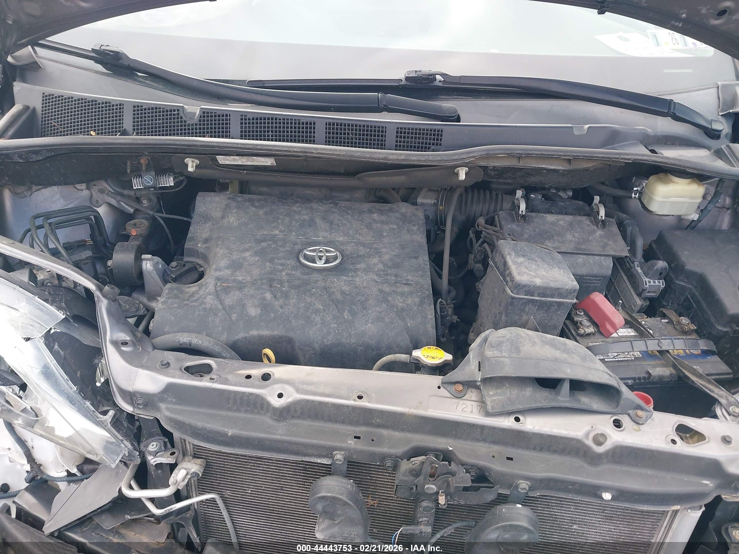 TOYOTA SIENNA image 10