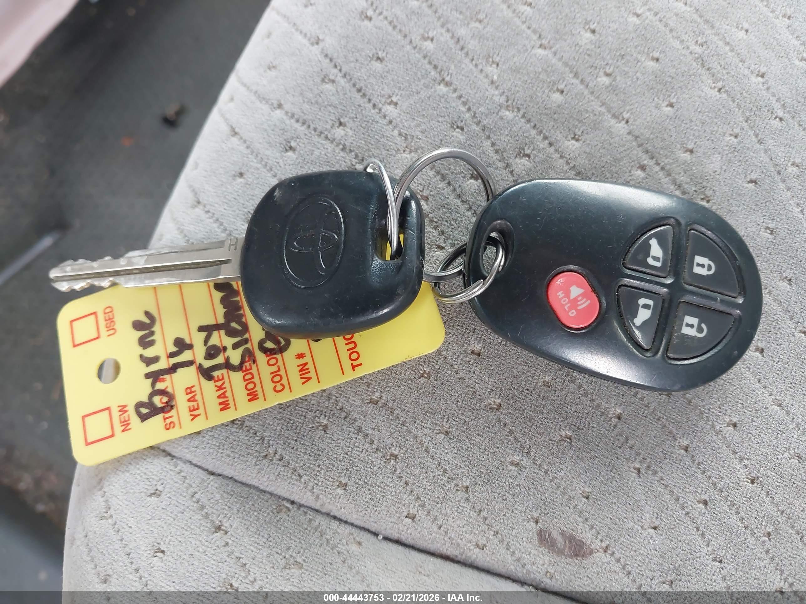 TOYOTA SIENNA image 11