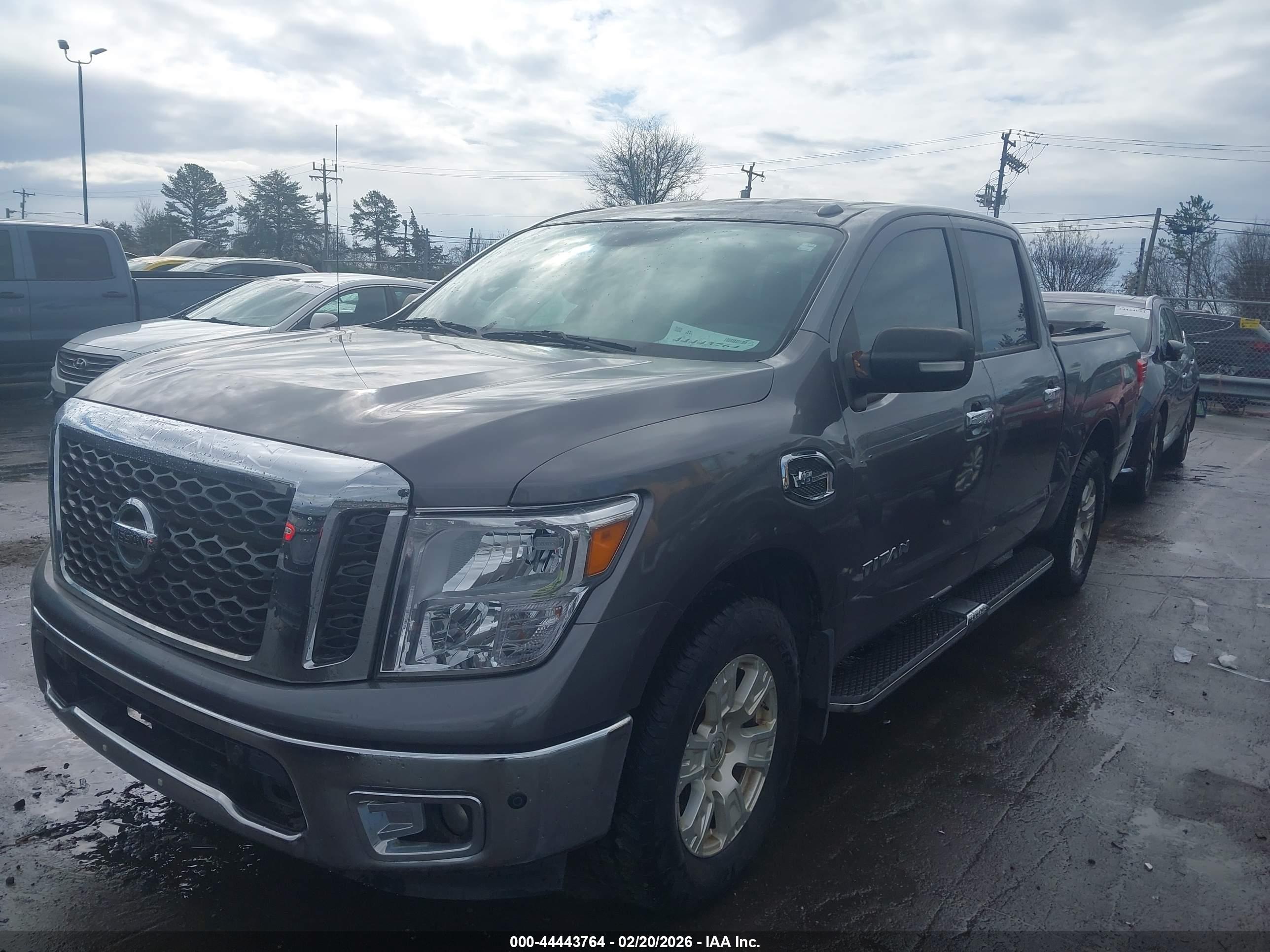NISSAN TITAN image 2