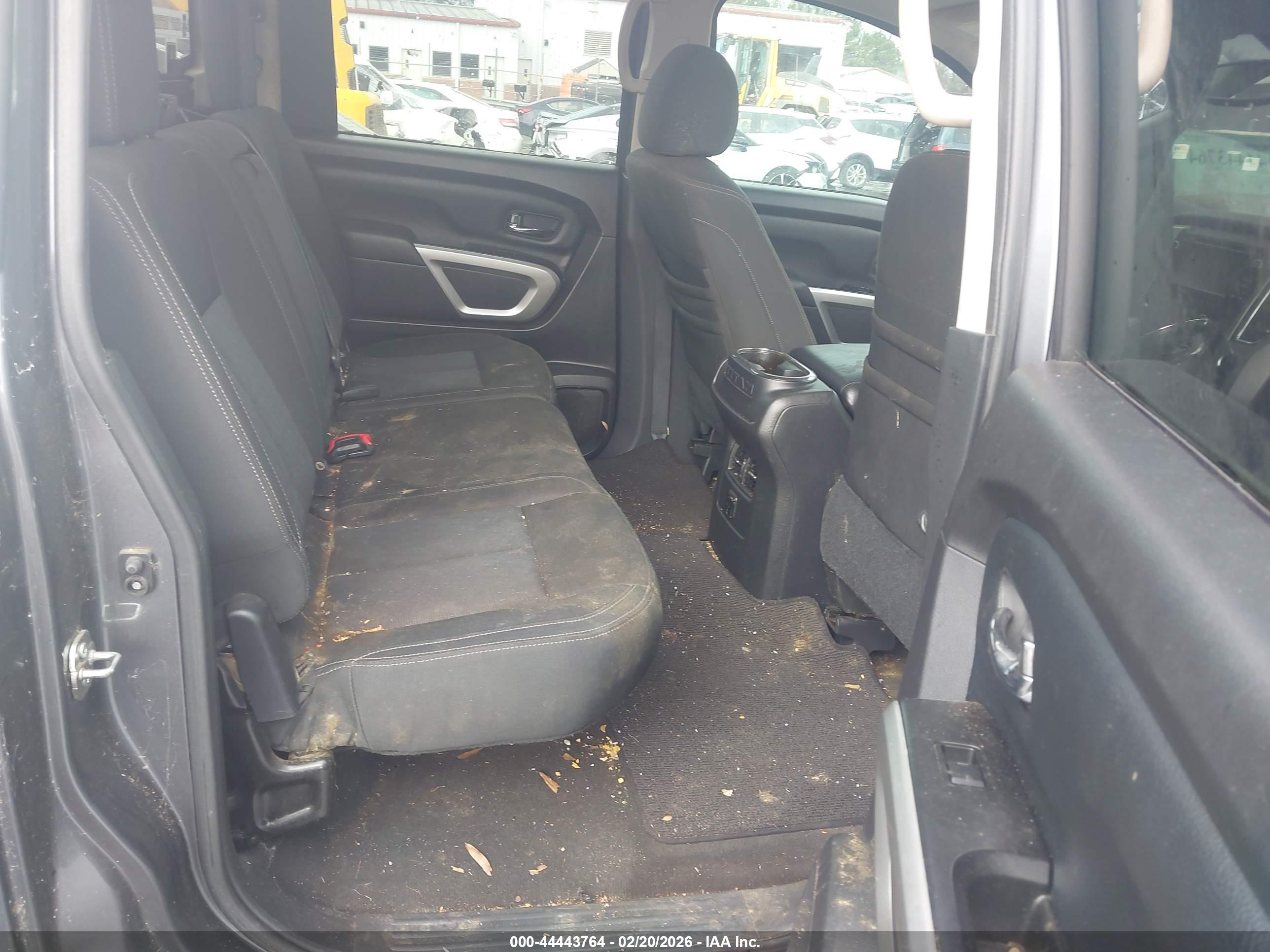 NISSAN TITAN image 8