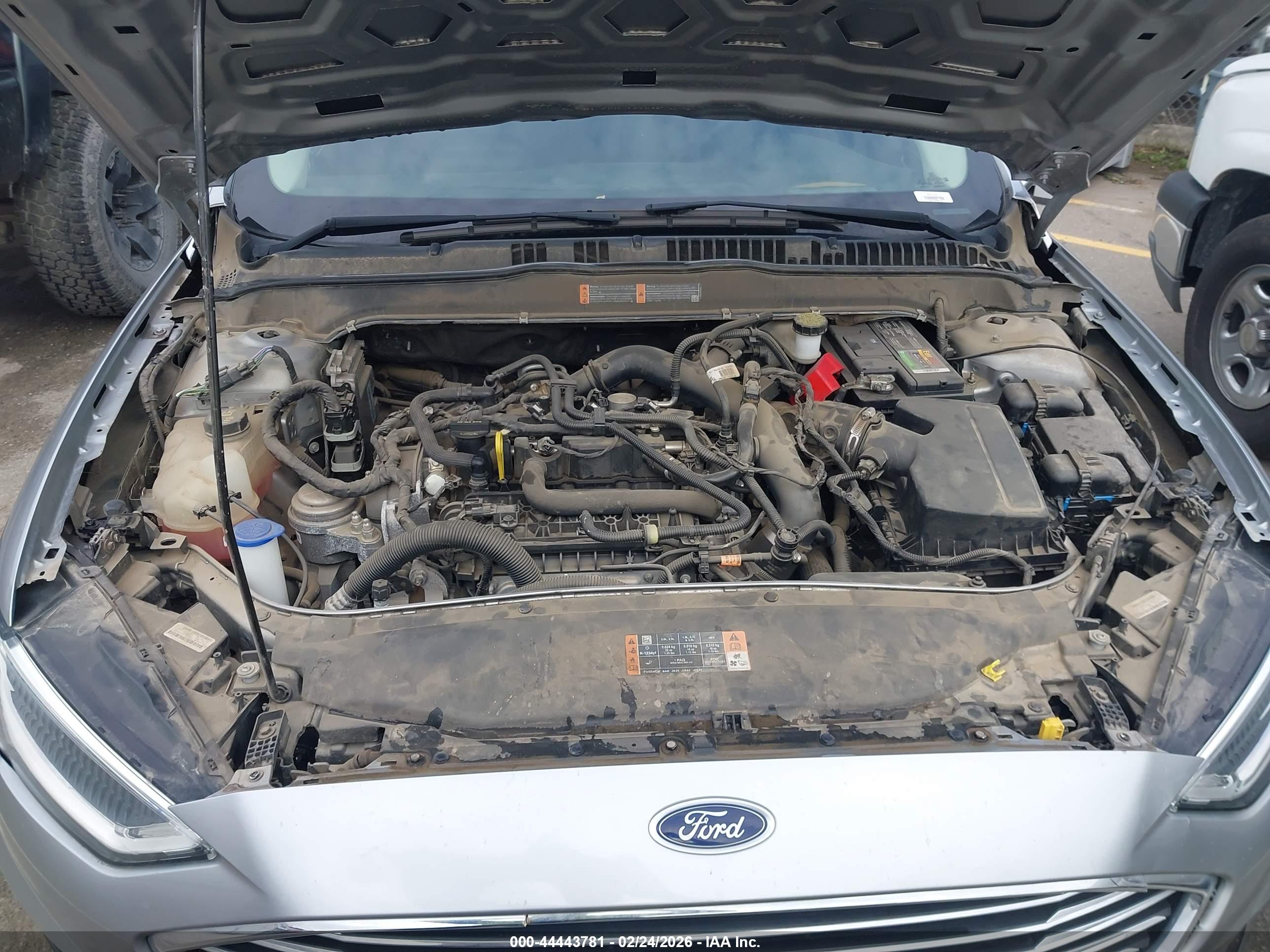 FORD FUSION image 10