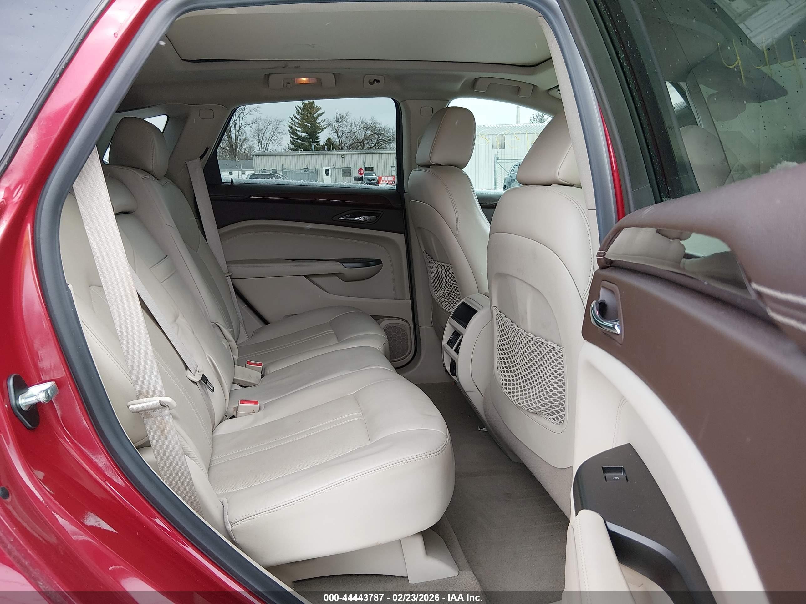 CADILLAC SRX image 8