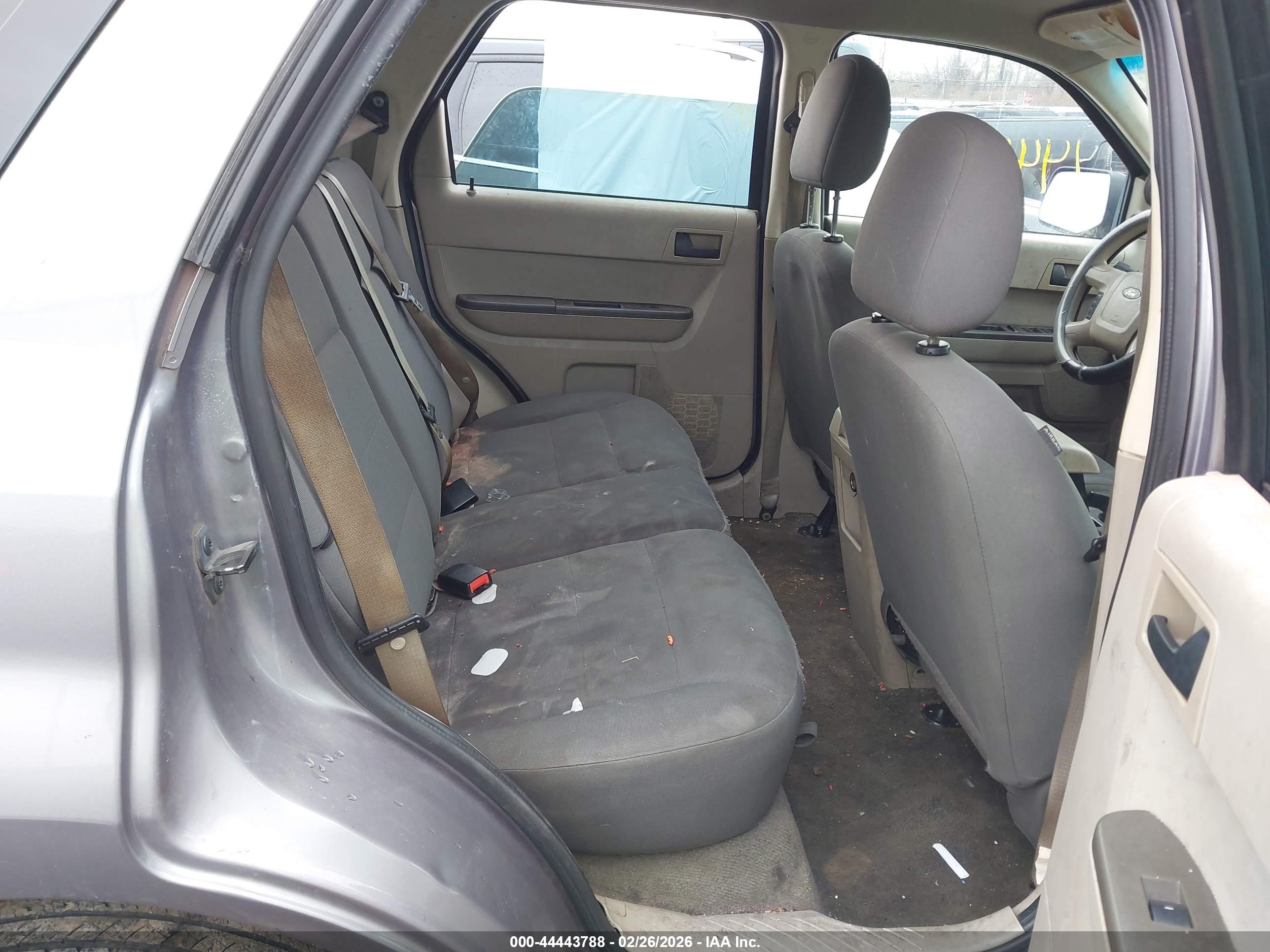 FORD ESCAPE image 8