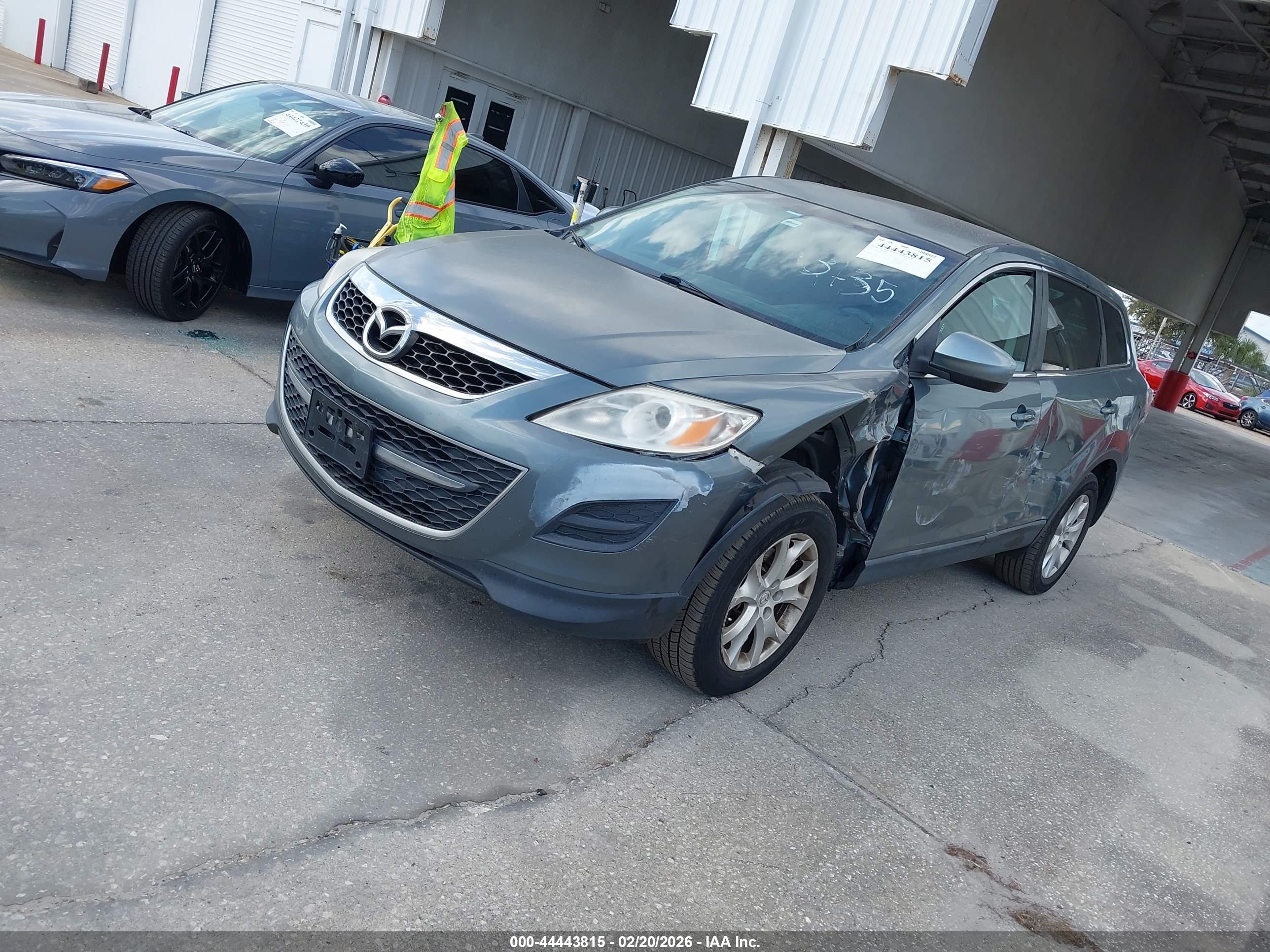 MAZDA CX-9 image 2