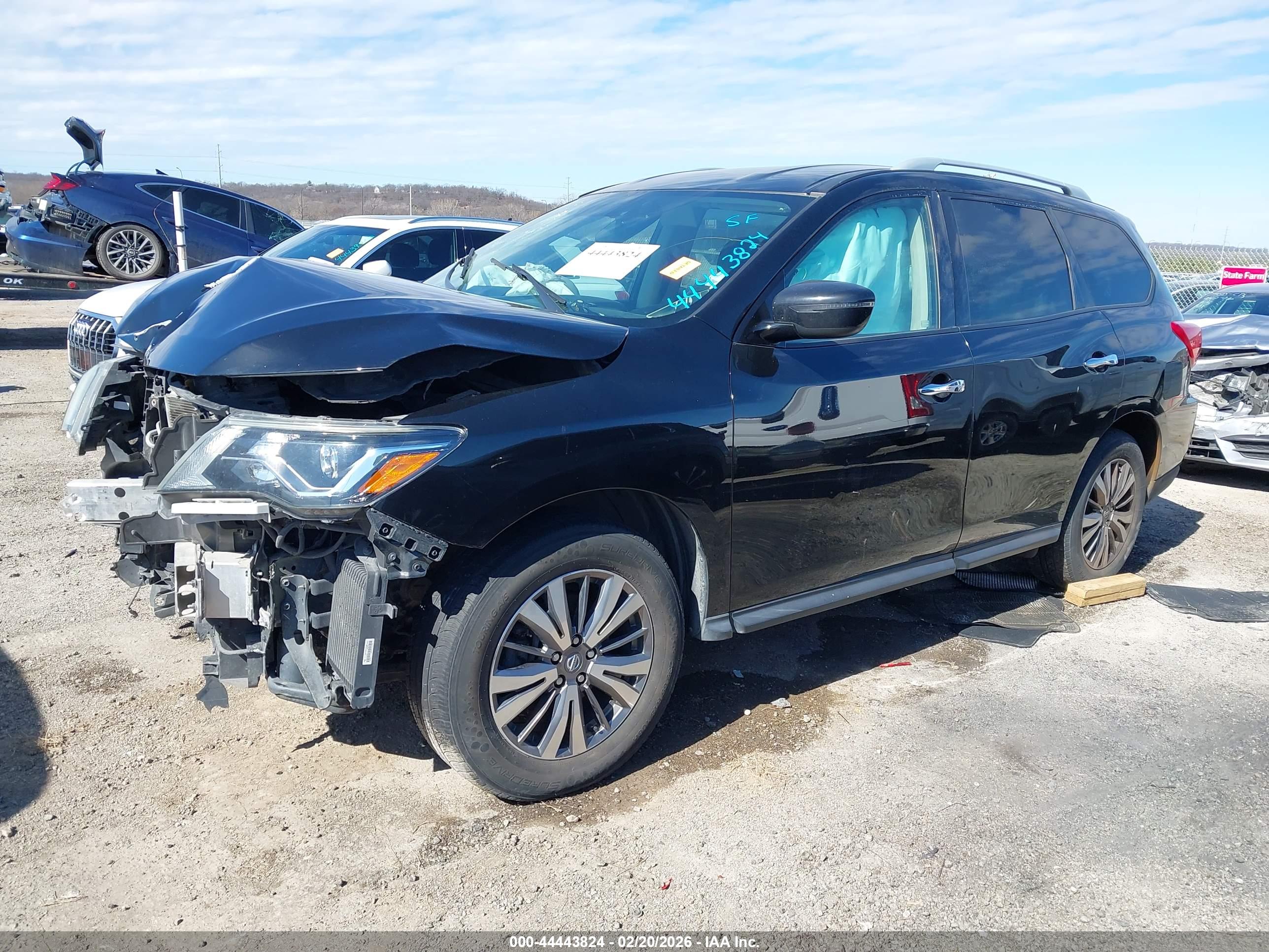 NISSAN PATHFINDER image 2