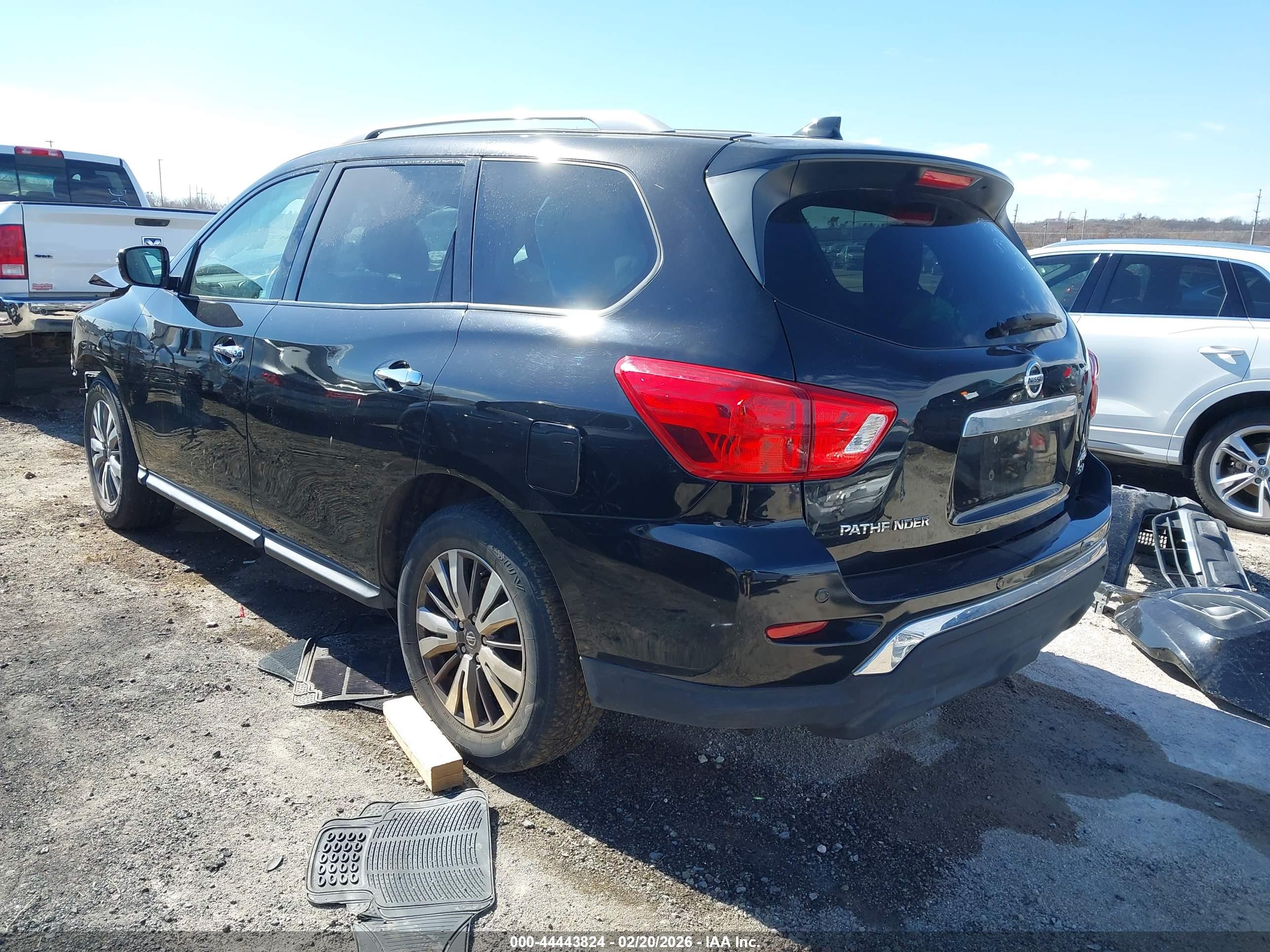 NISSAN PATHFINDER image 3