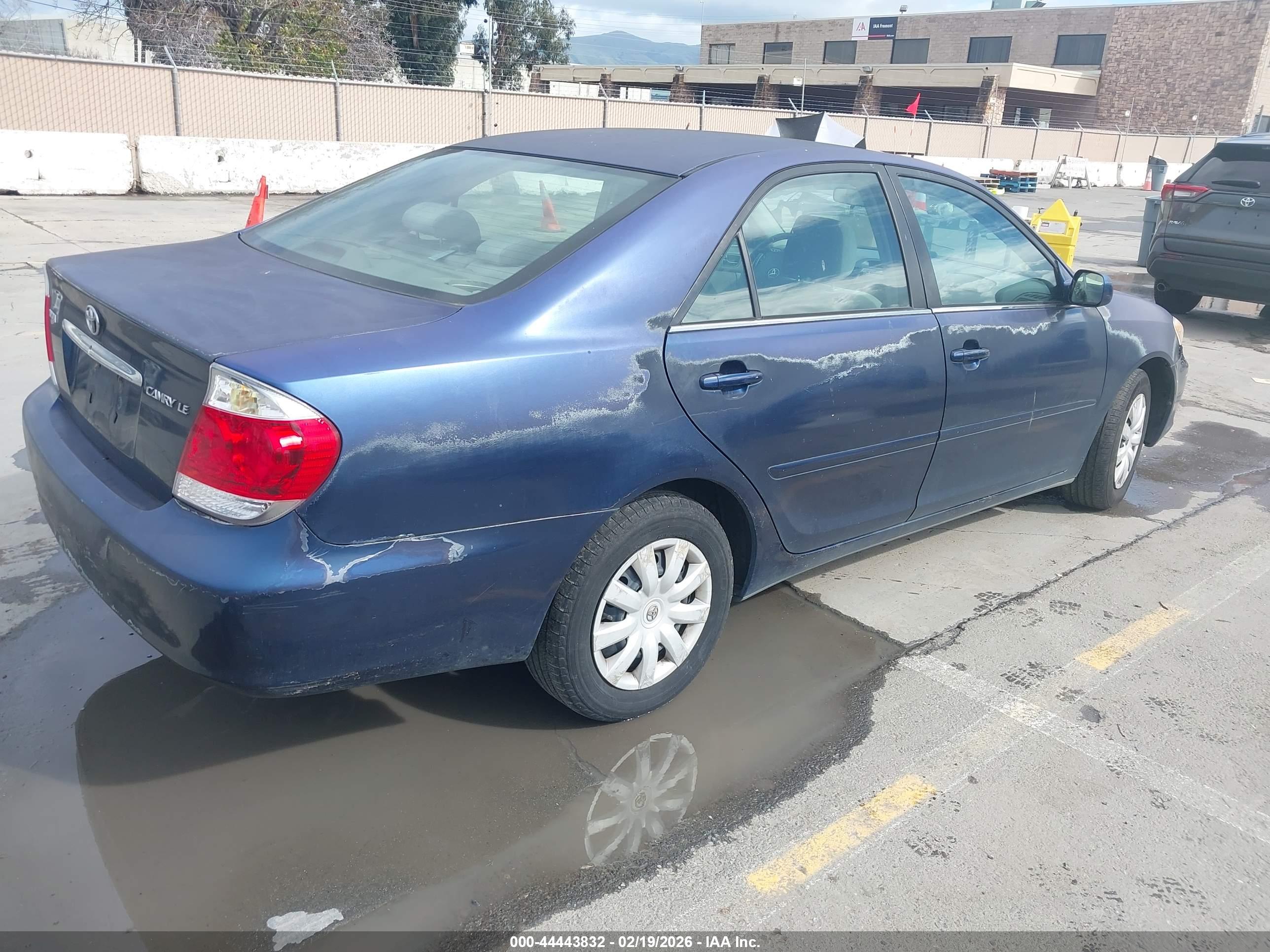 TOYOTA CAMRY image 4