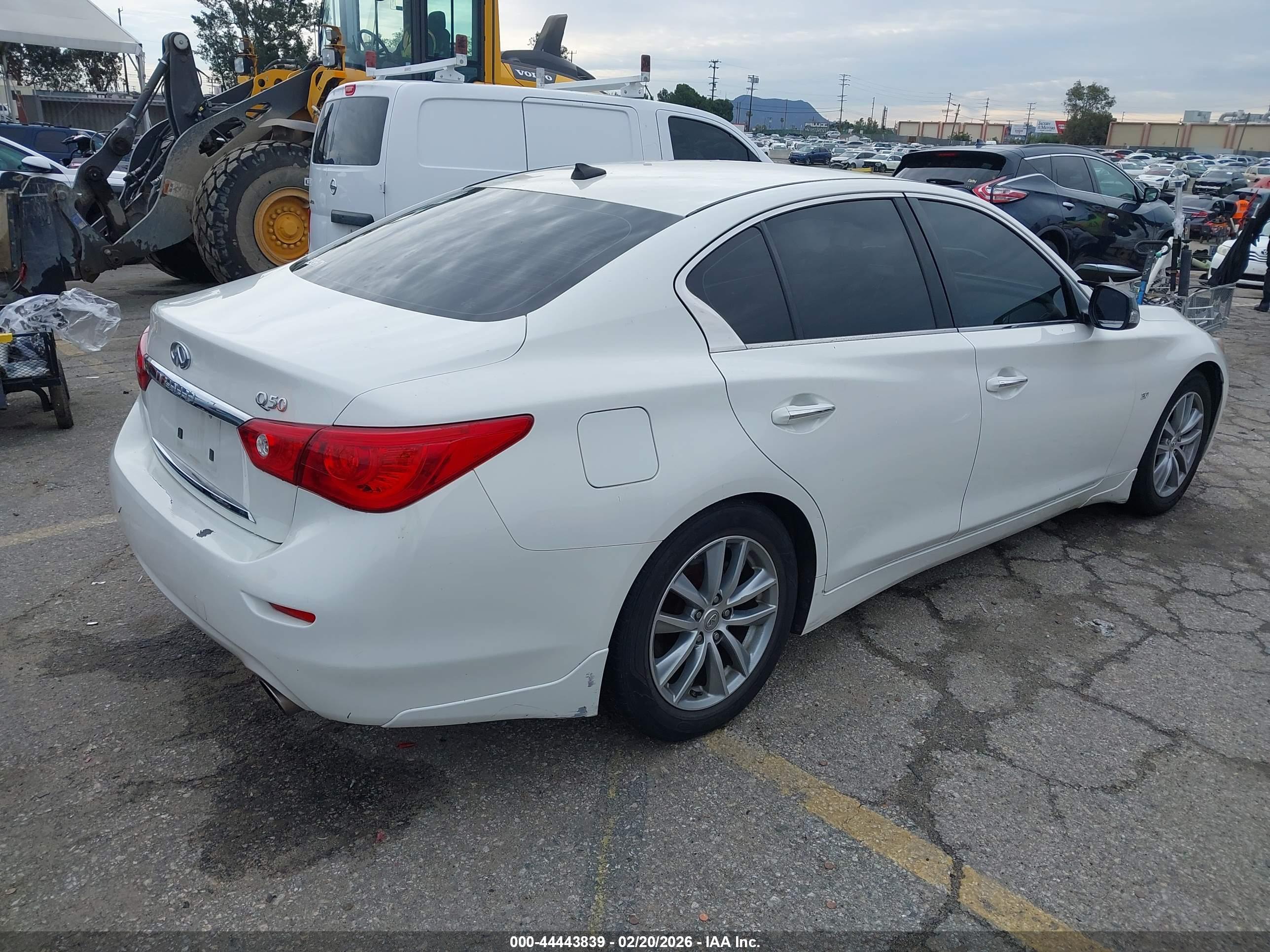 INFINITI Q50 image 4