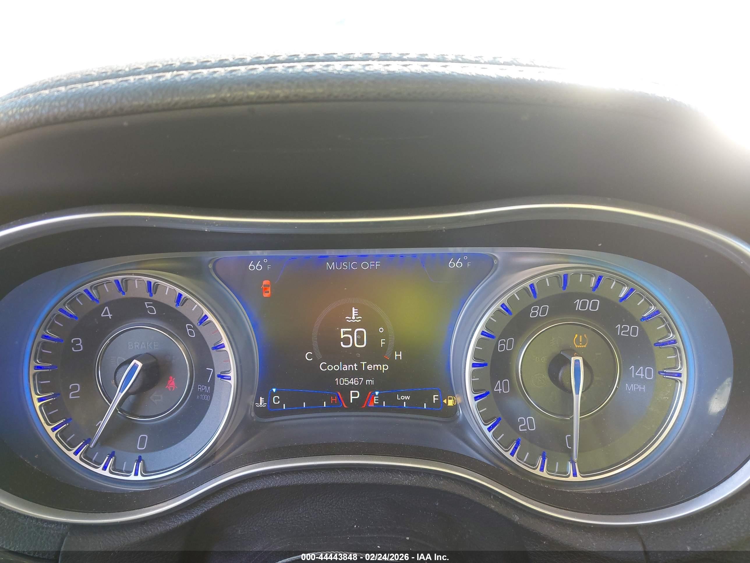 CHRYSLER 300 image 7