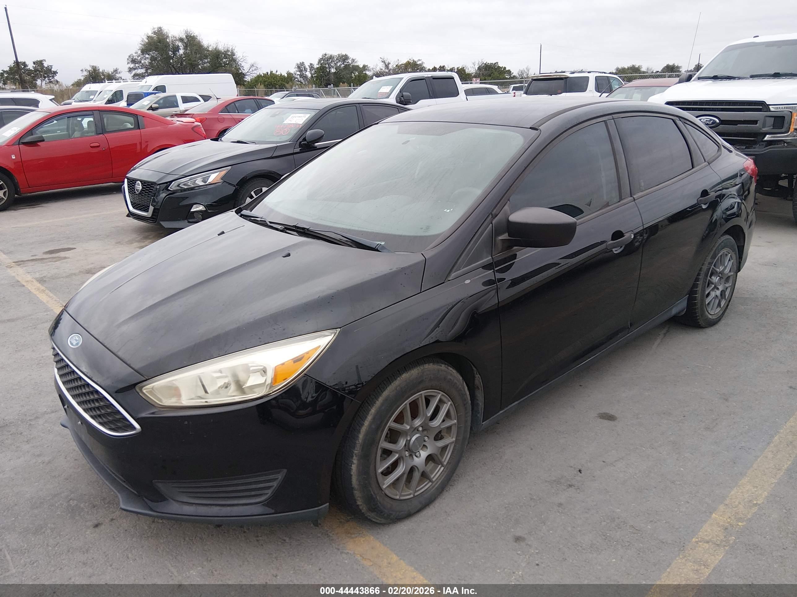 FORD FOCUS image 2