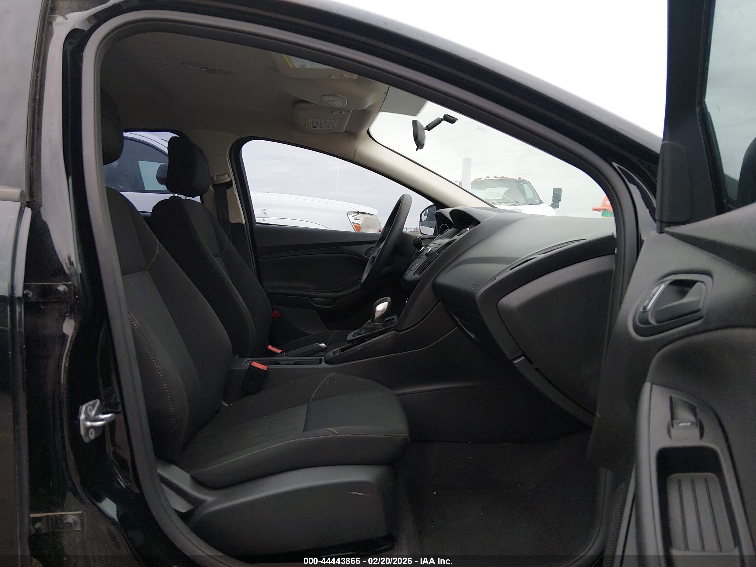 FORD FOCUS image 5