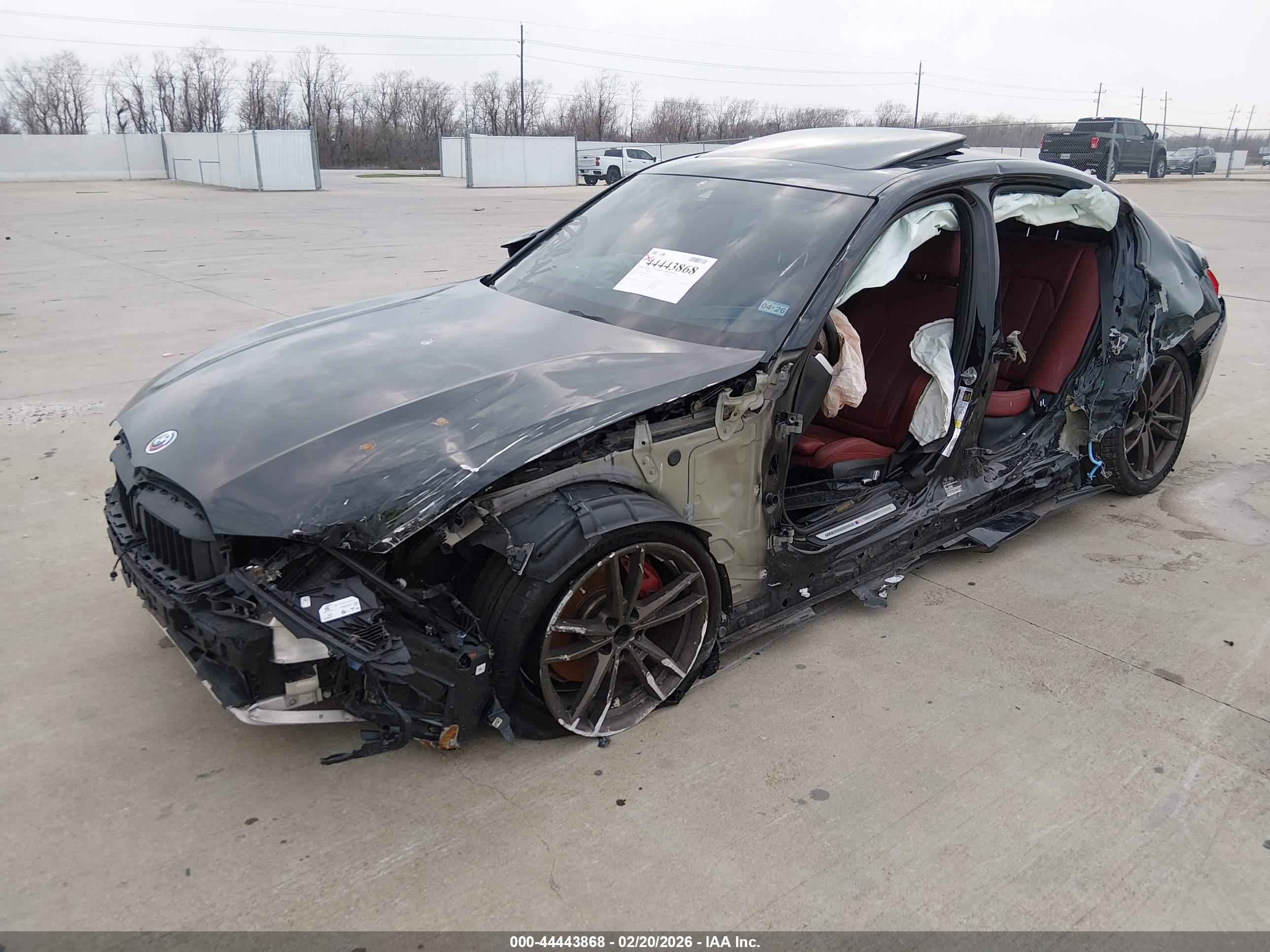 BMW 3 image 2