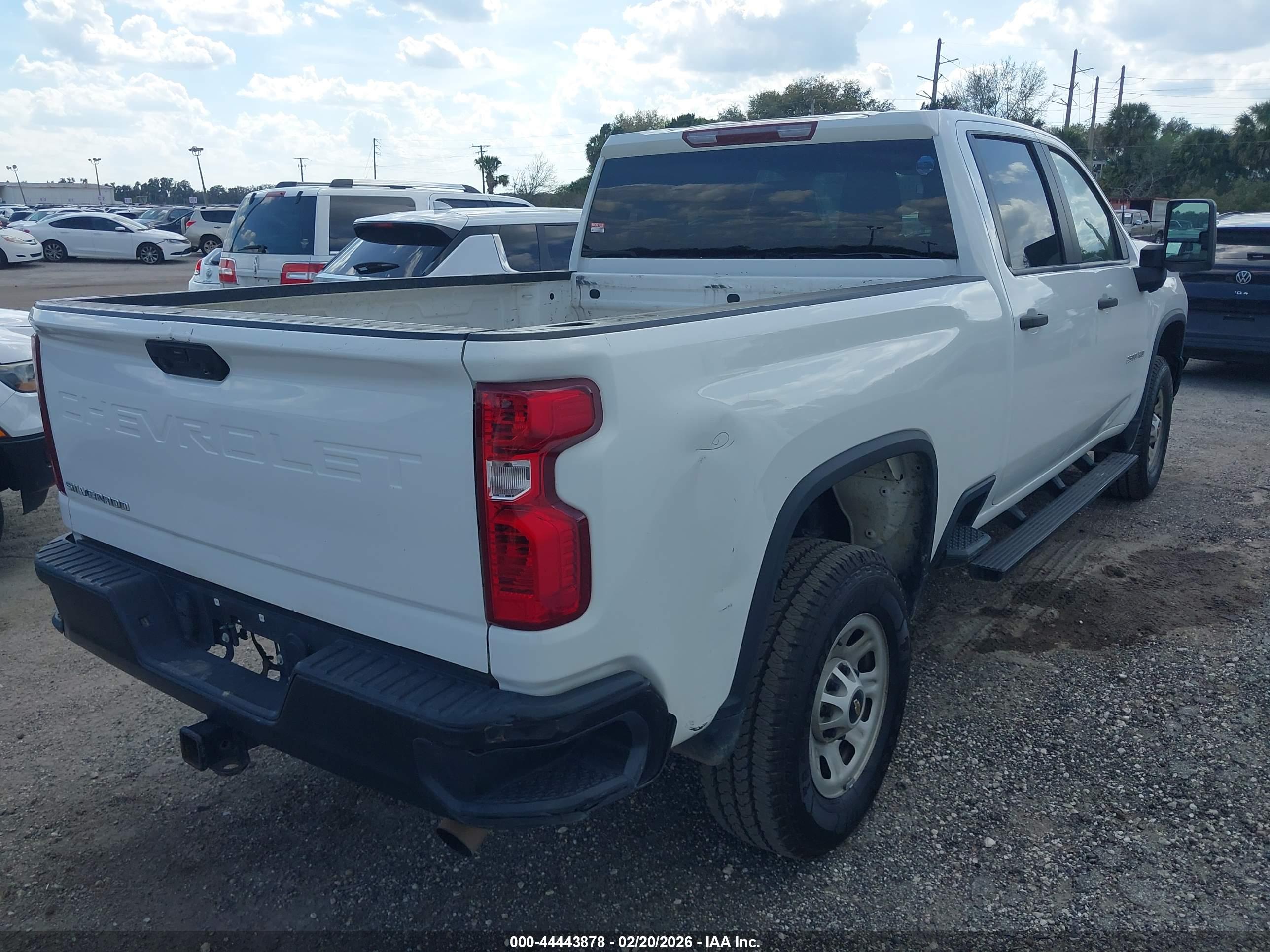 CHEVROLET SILVERADO image 4