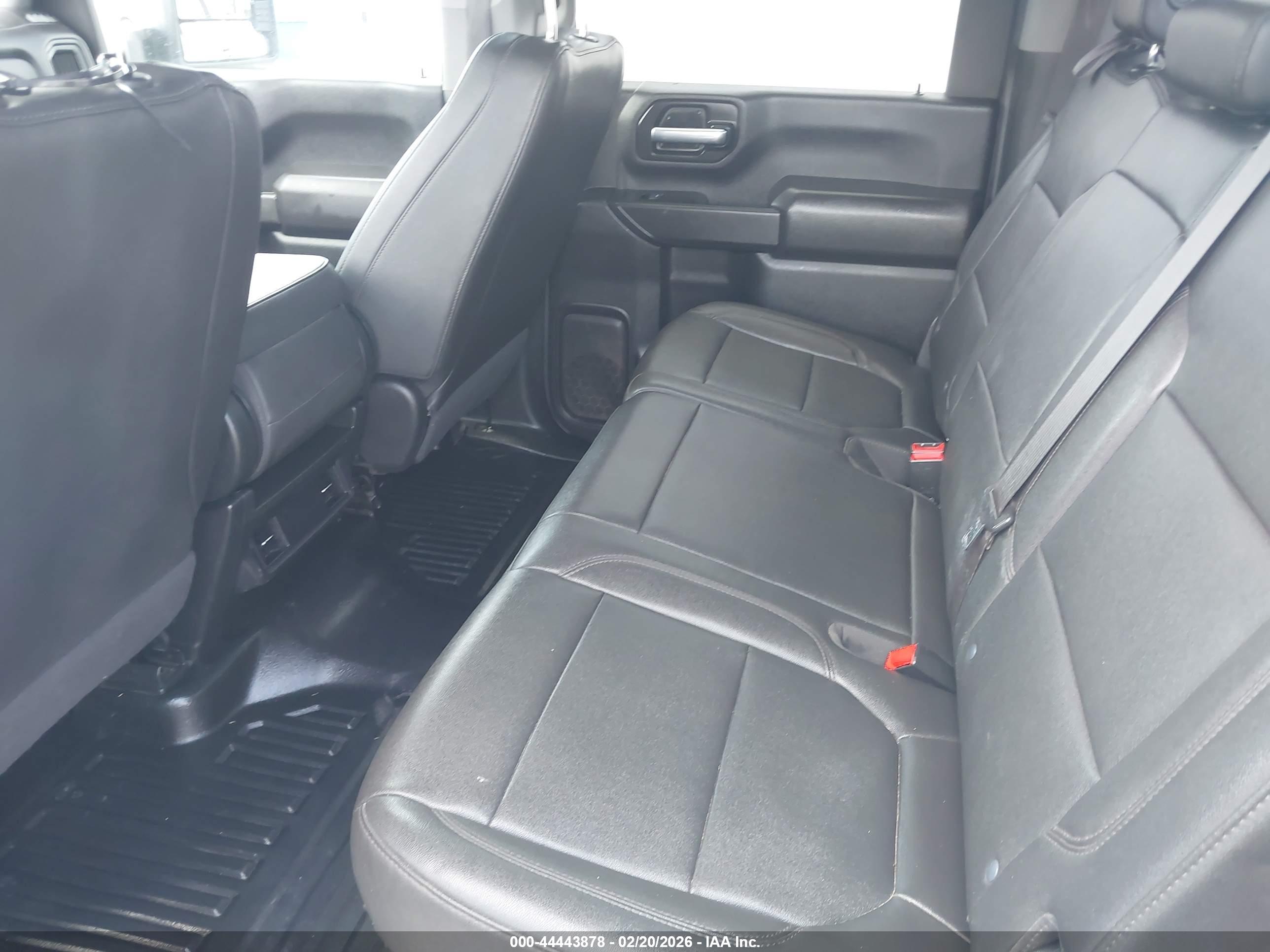 CHEVROLET SILVERADO image 8
