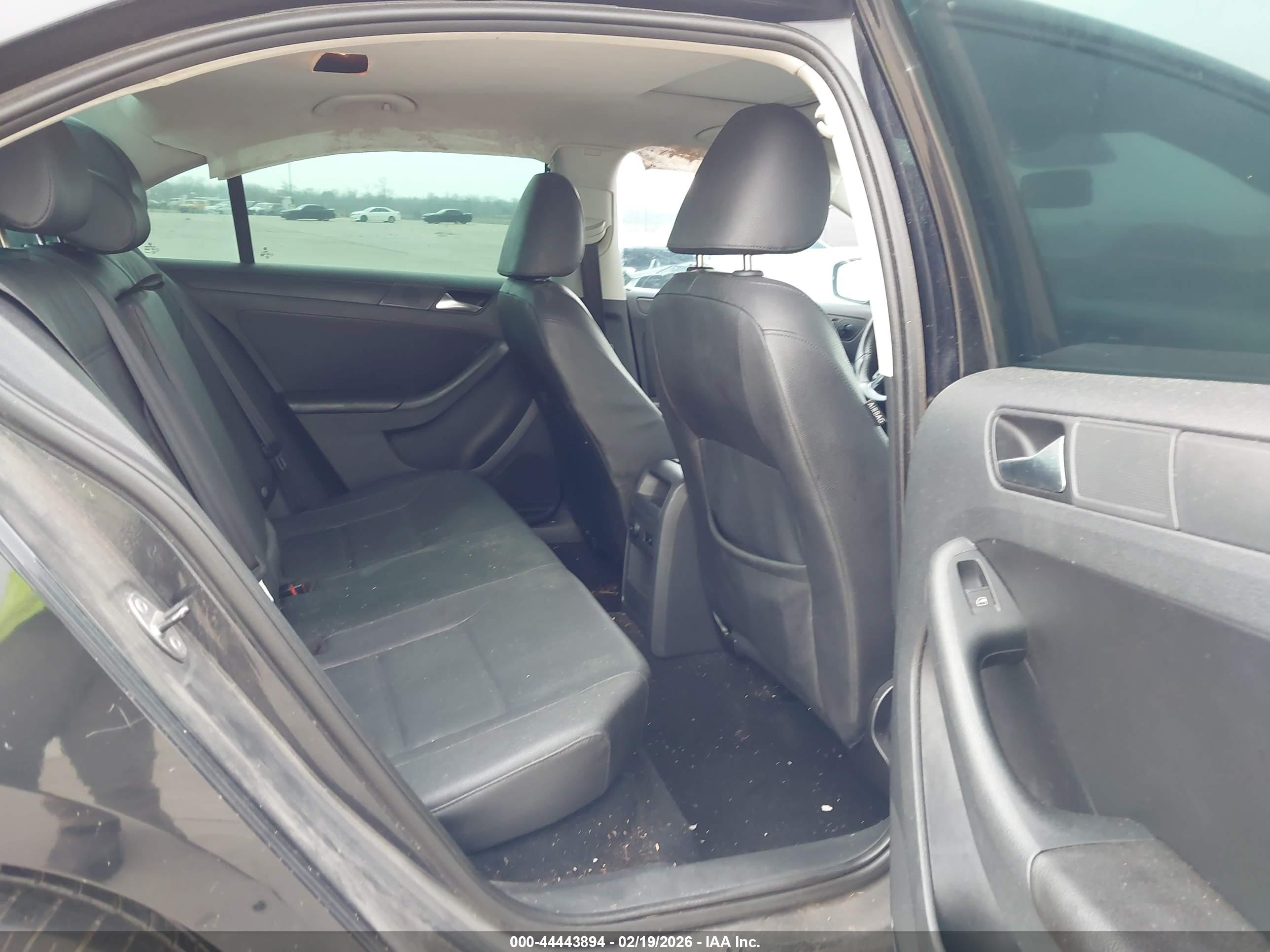 VOLKSWAGEN JETTA image 8