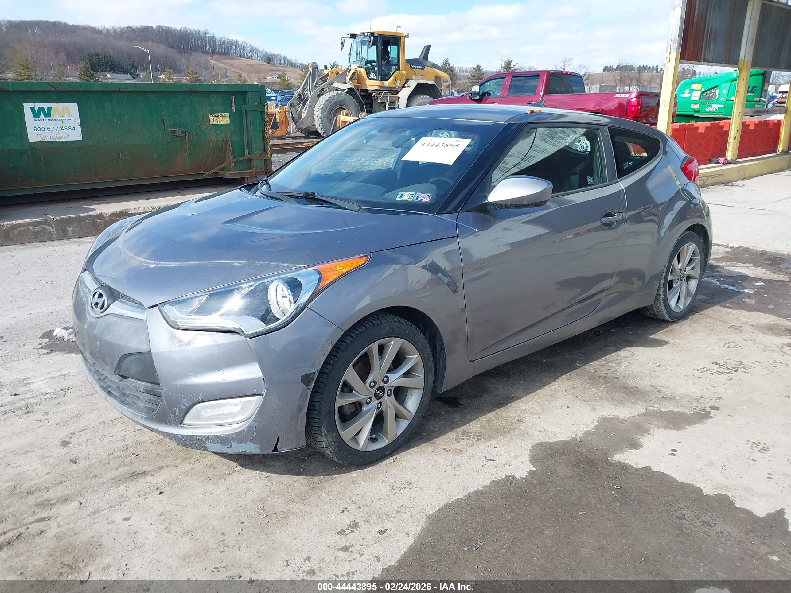 HYUNDAI VELOSTER image 2
