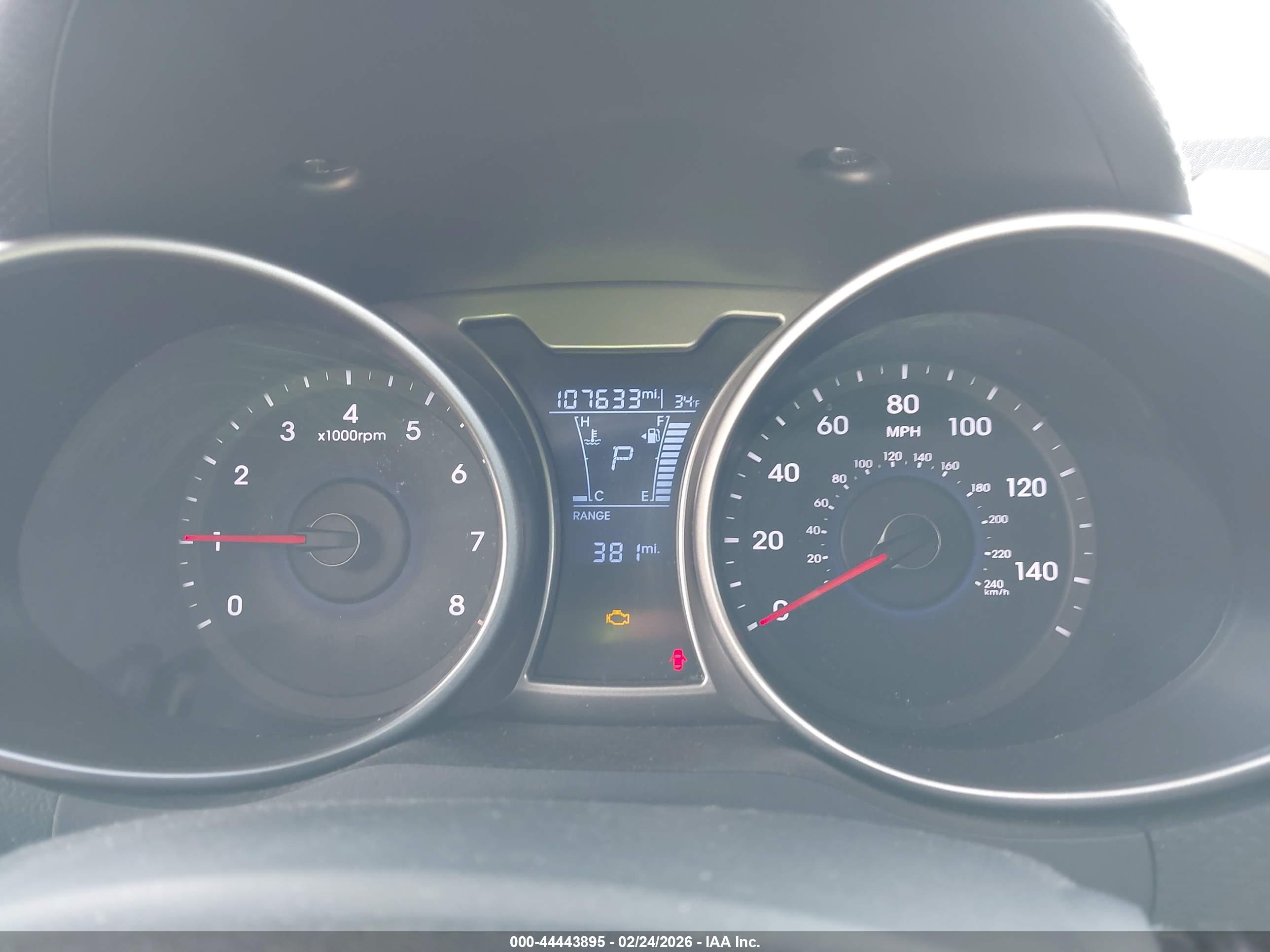 HYUNDAI VELOSTER image 7