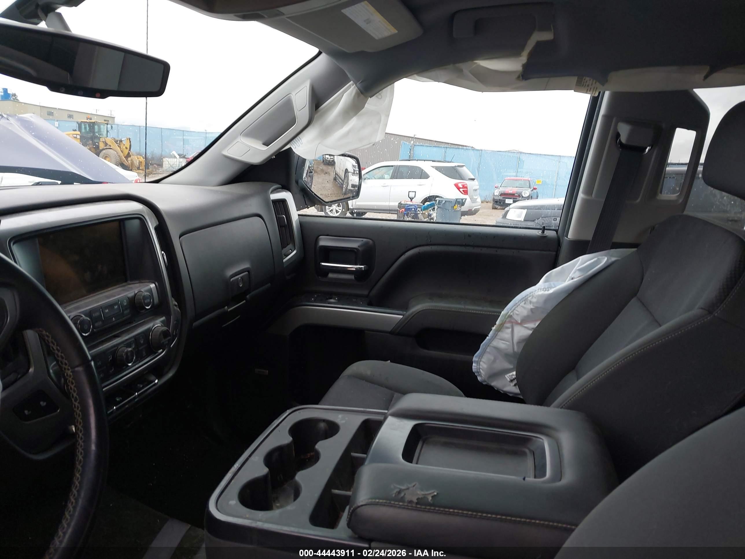 CHEVROLET SILVERADO image 5