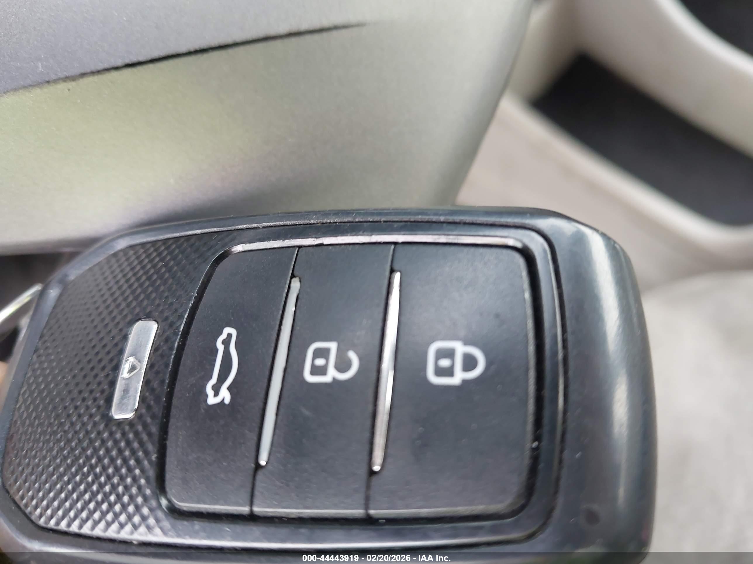 TOYOTA PRIUS image 11