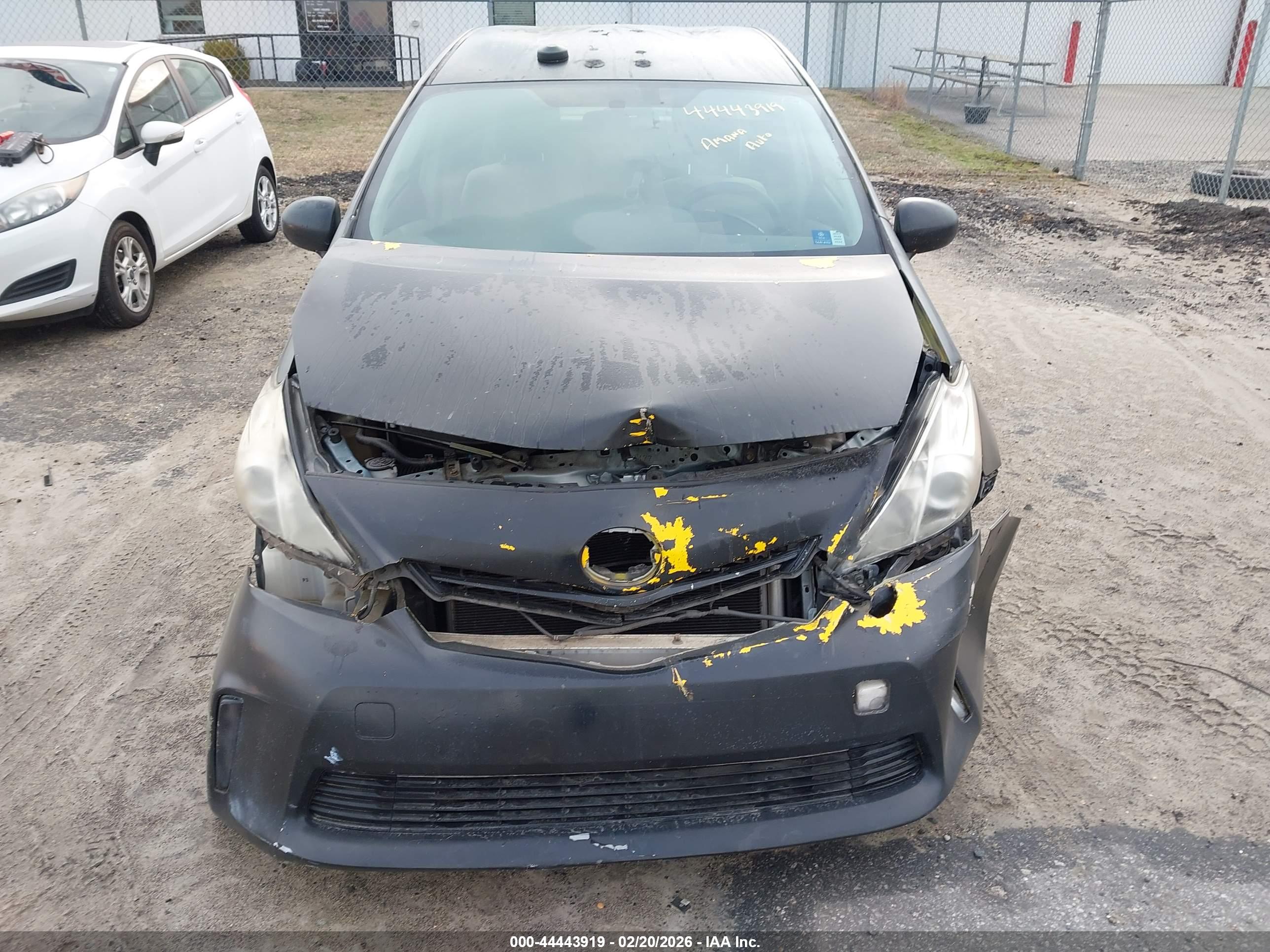 TOYOTA PRIUS image 6
