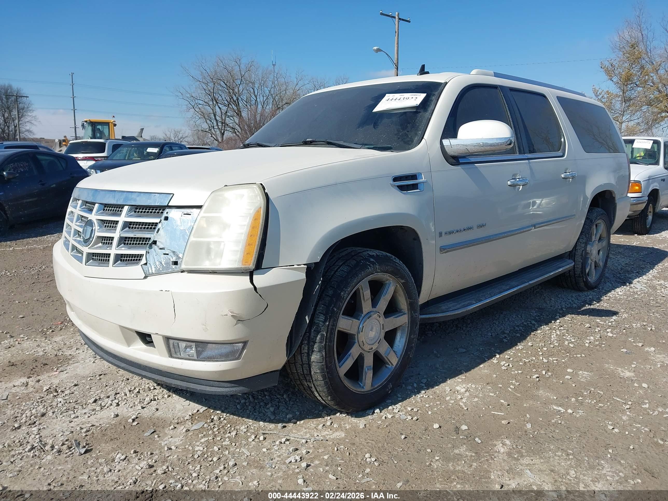 CADILLAC ESCALADE image 2