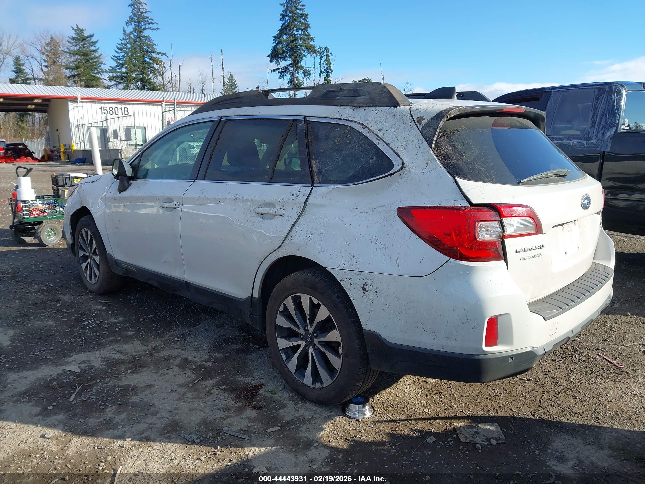 SUBARU OUTBACK image 3