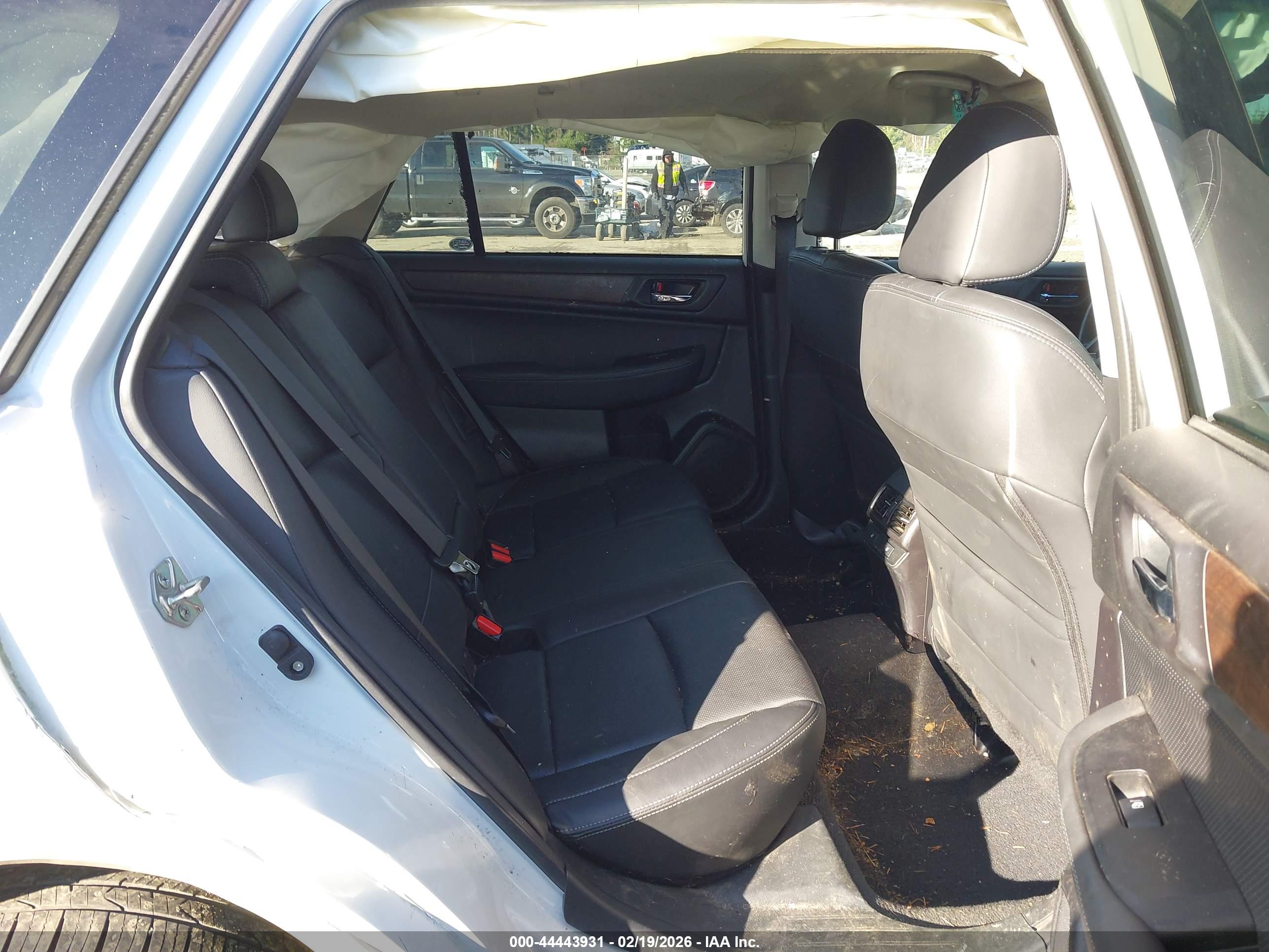 SUBARU OUTBACK image 8