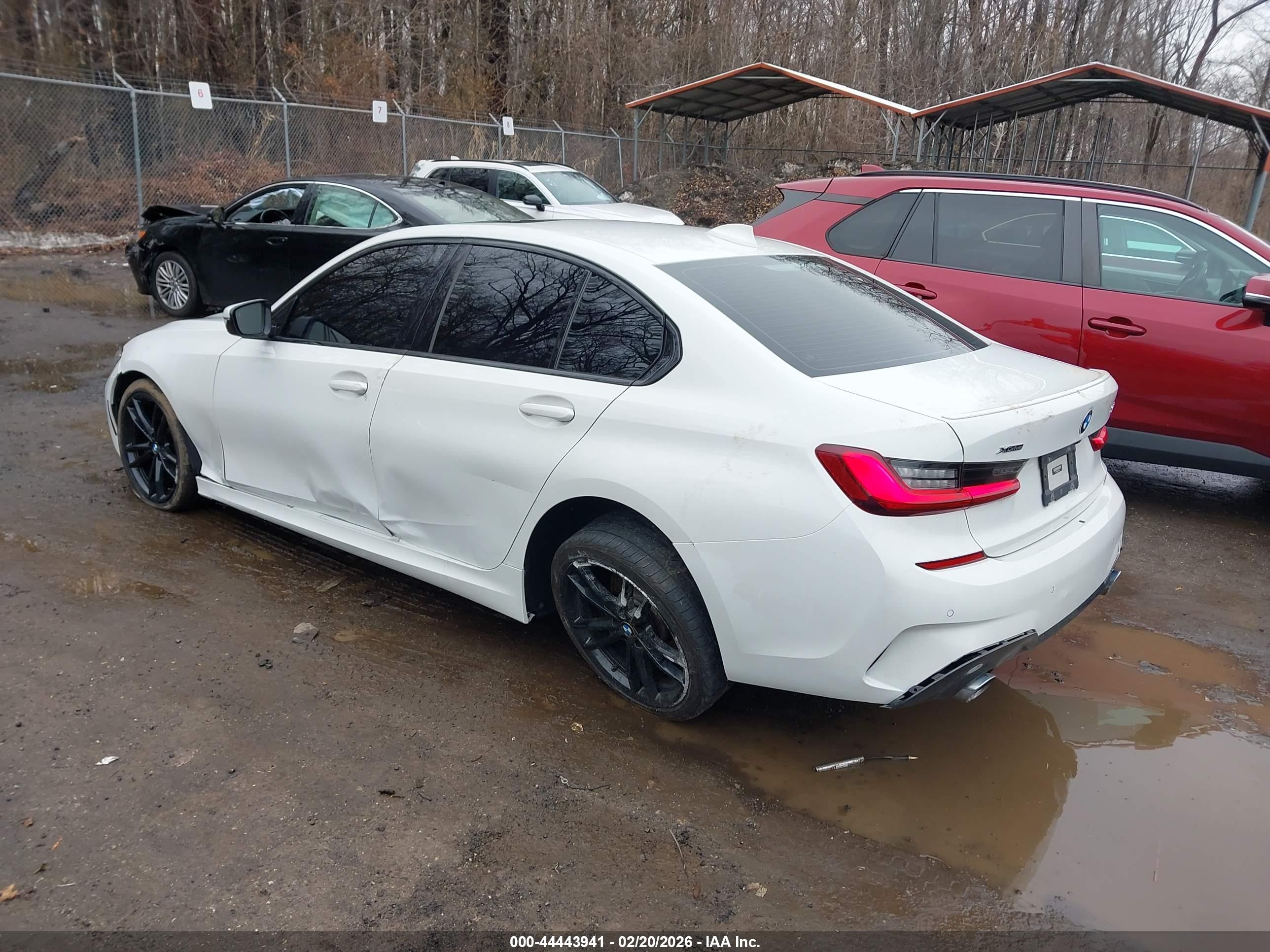 BMW 330I image 3