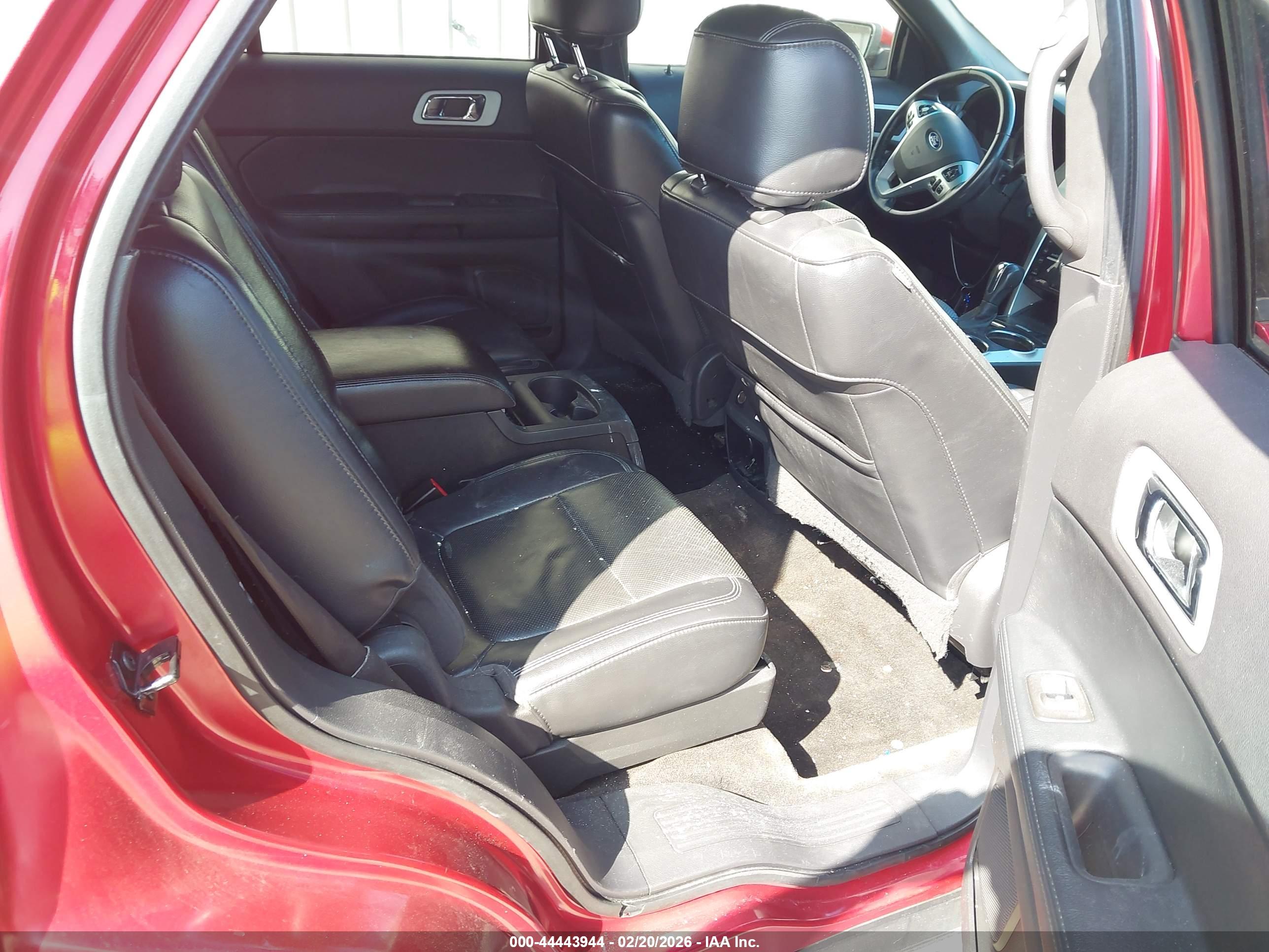 FORD EXPLORER image 8