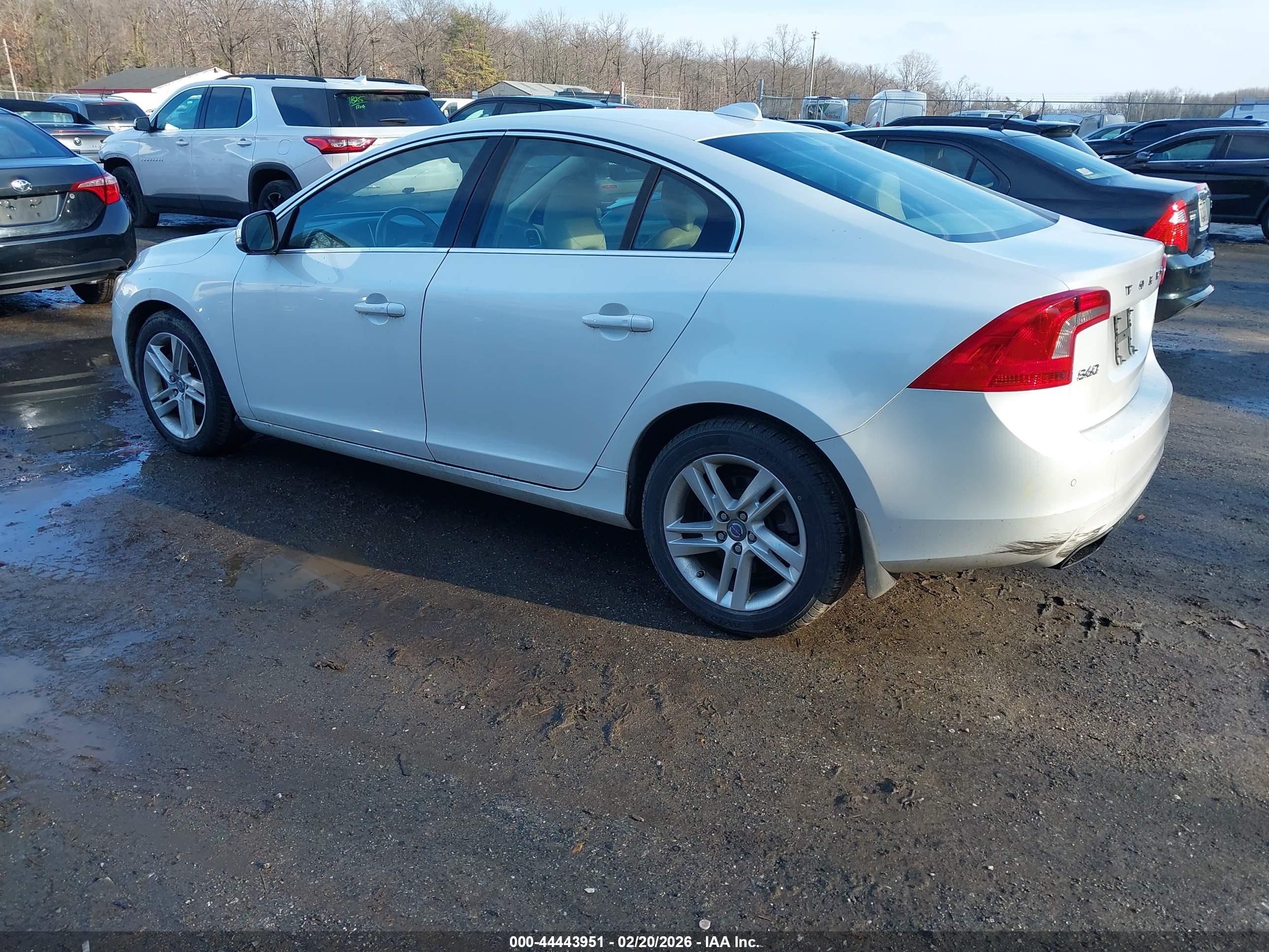 VOLVO S60 image 3