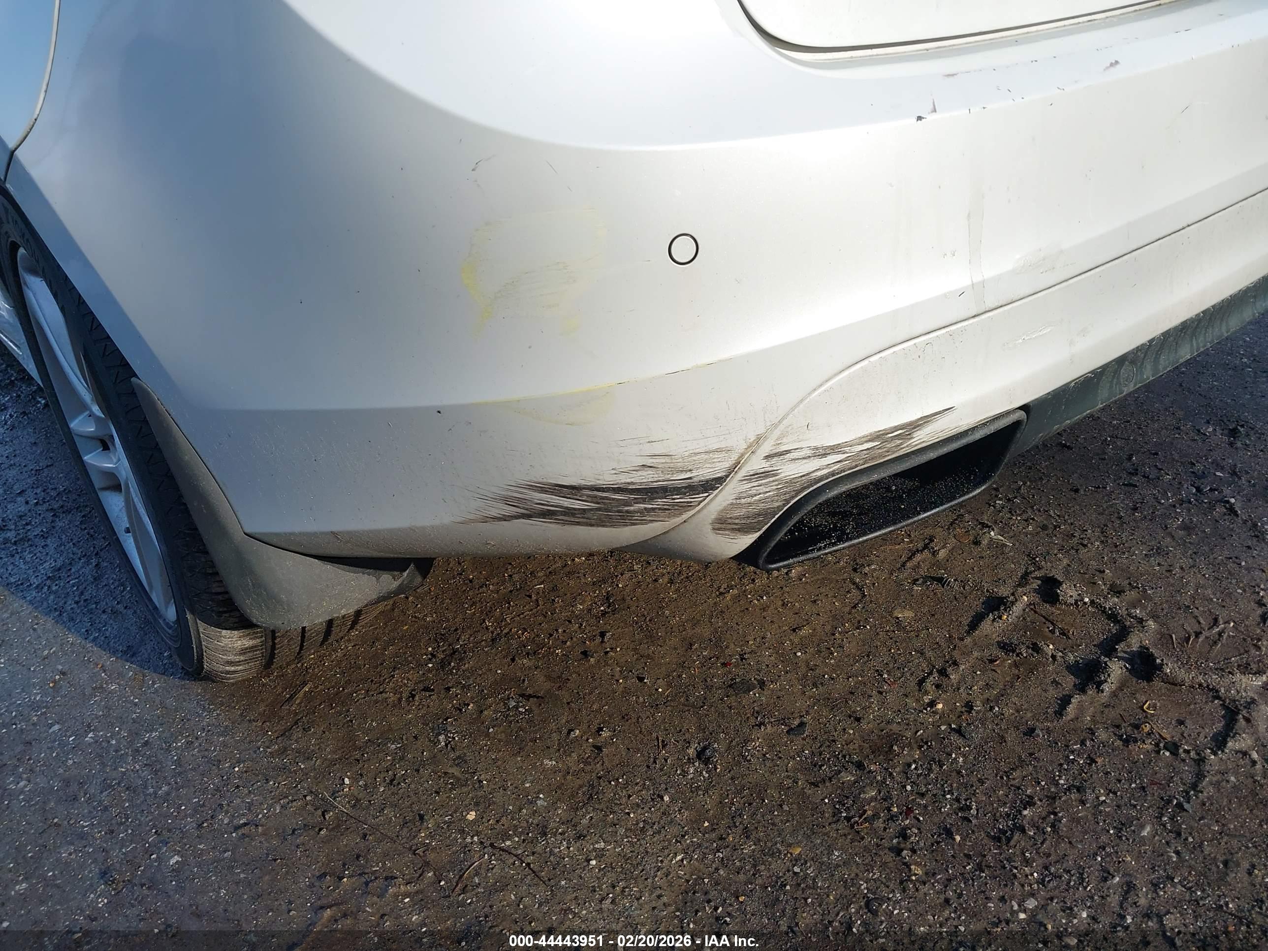VOLVO S60 image 6