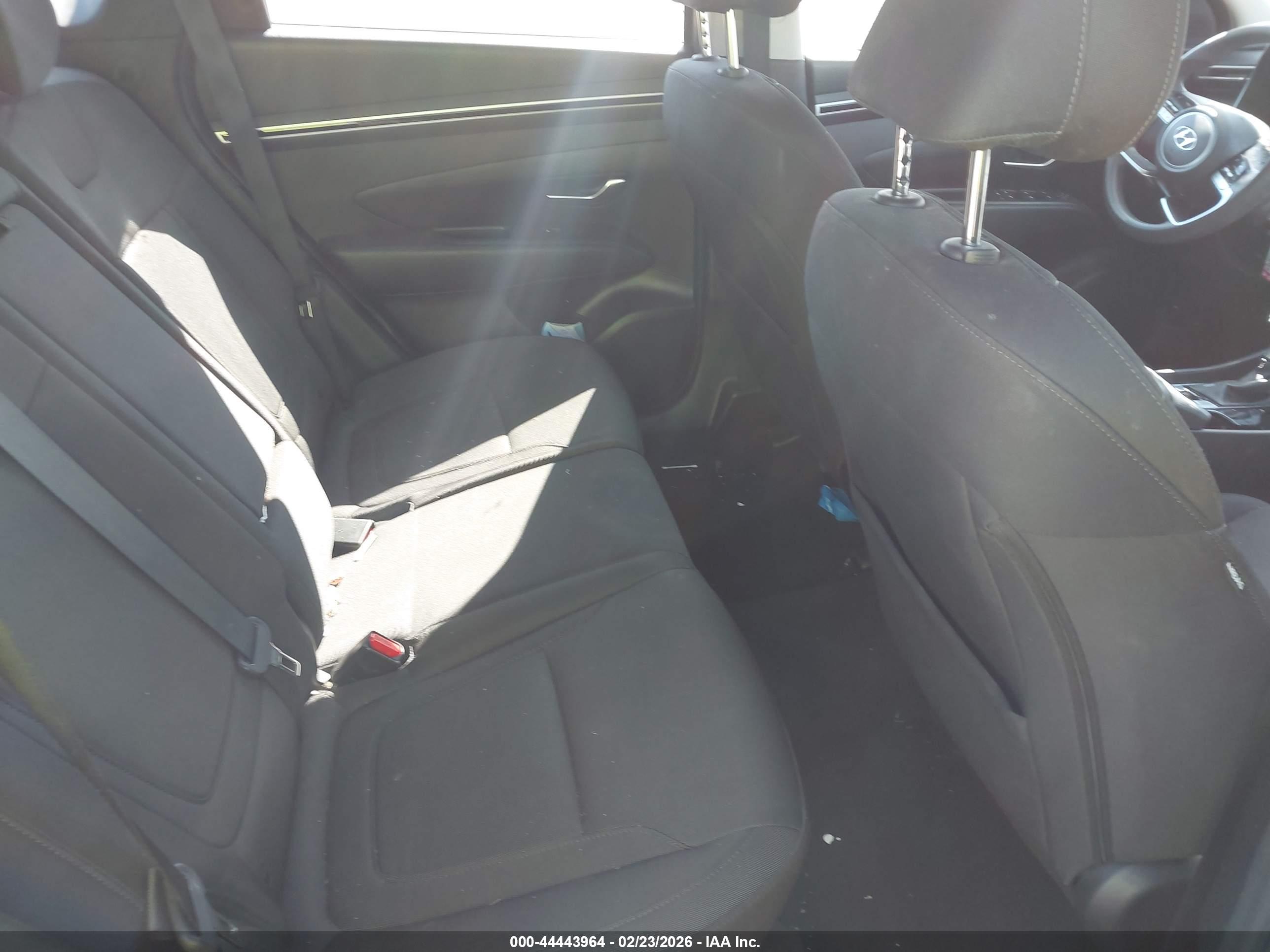 HYUNDAI TUCSON image 8