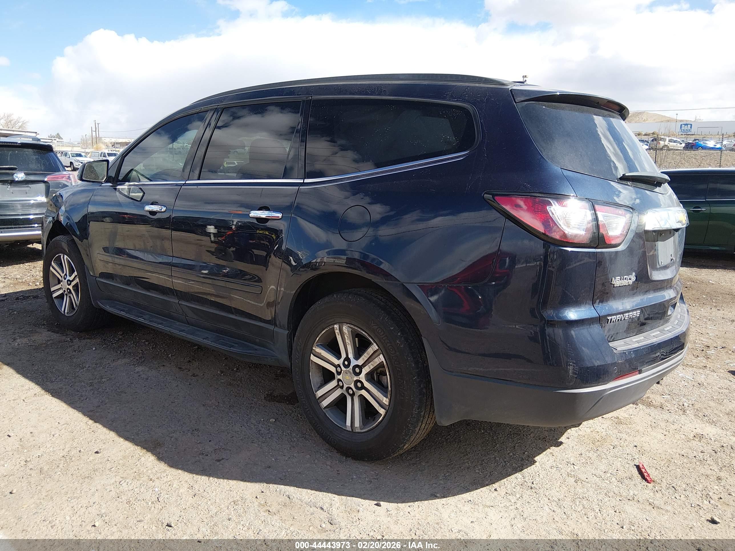 CHEVROLET TRAVERSE image 3