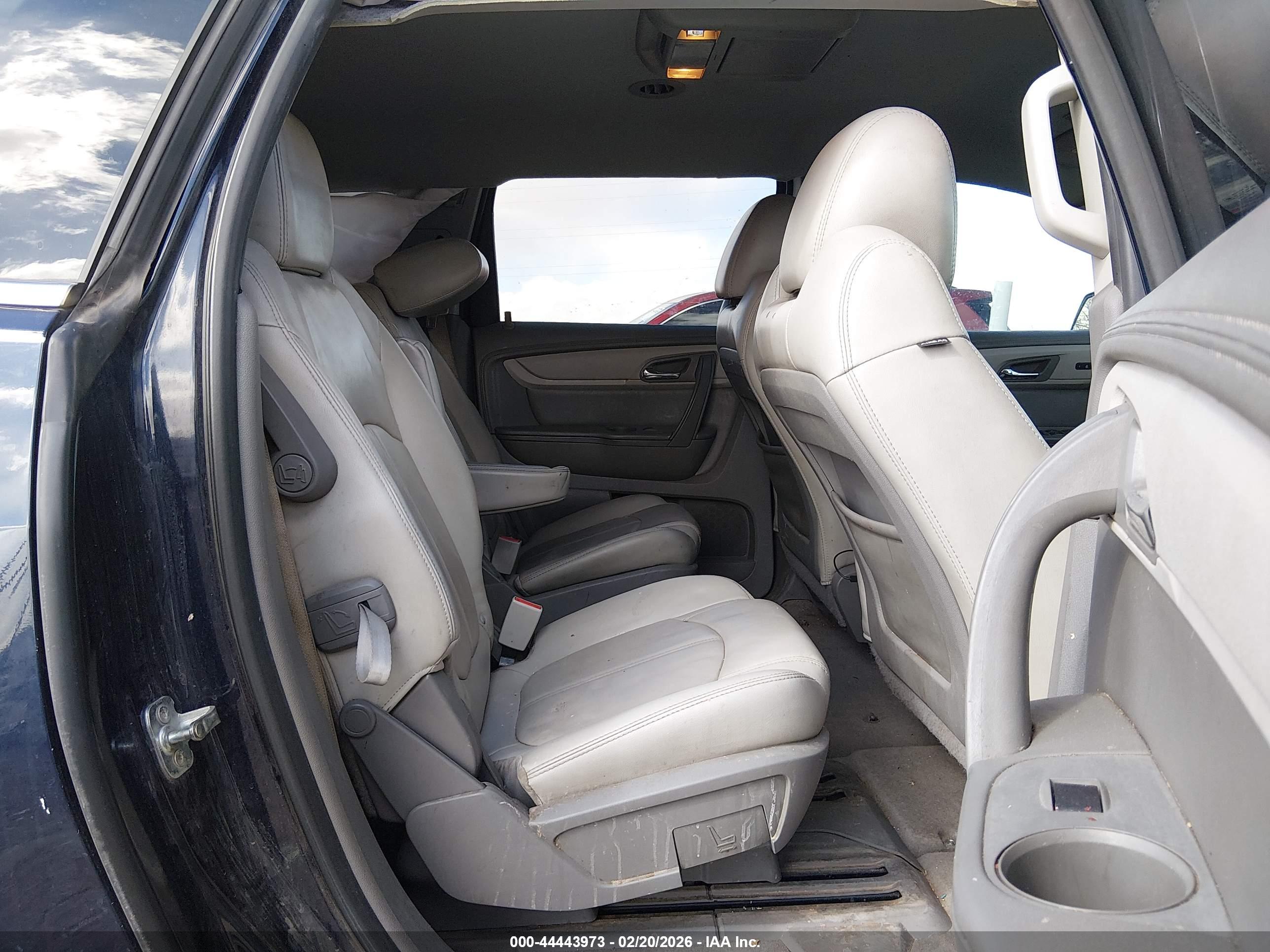 CHEVROLET TRAVERSE image 8