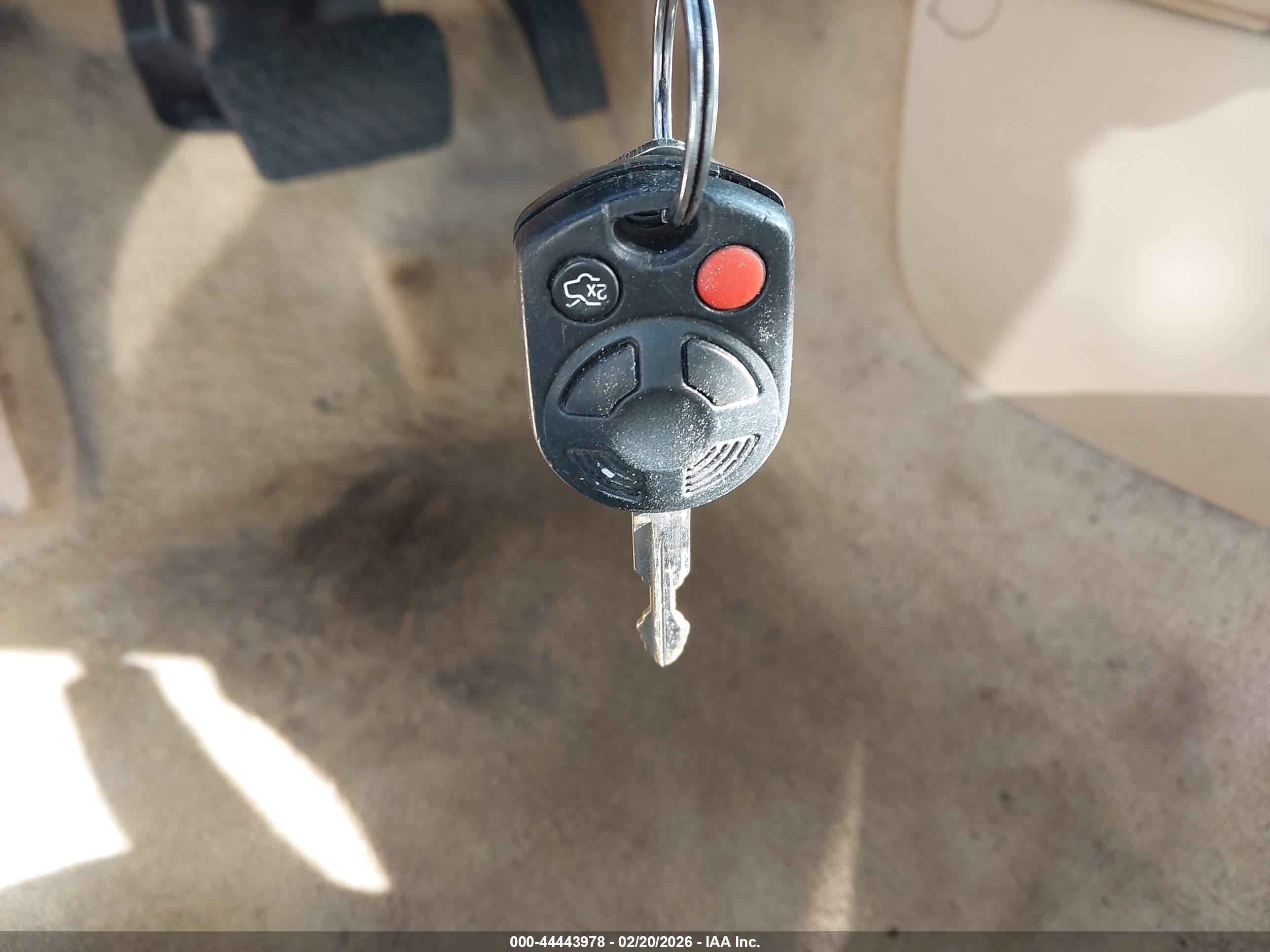 FORD FUSION image 11