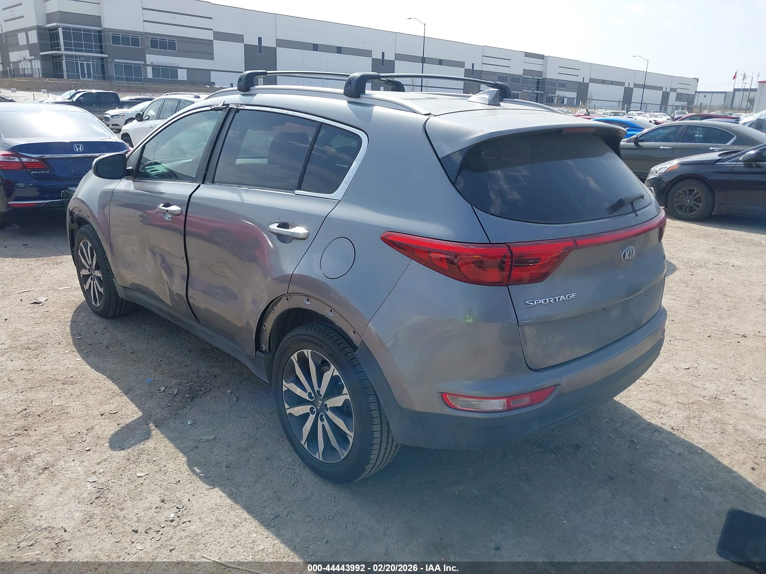 KIA SPORTAGE image 3