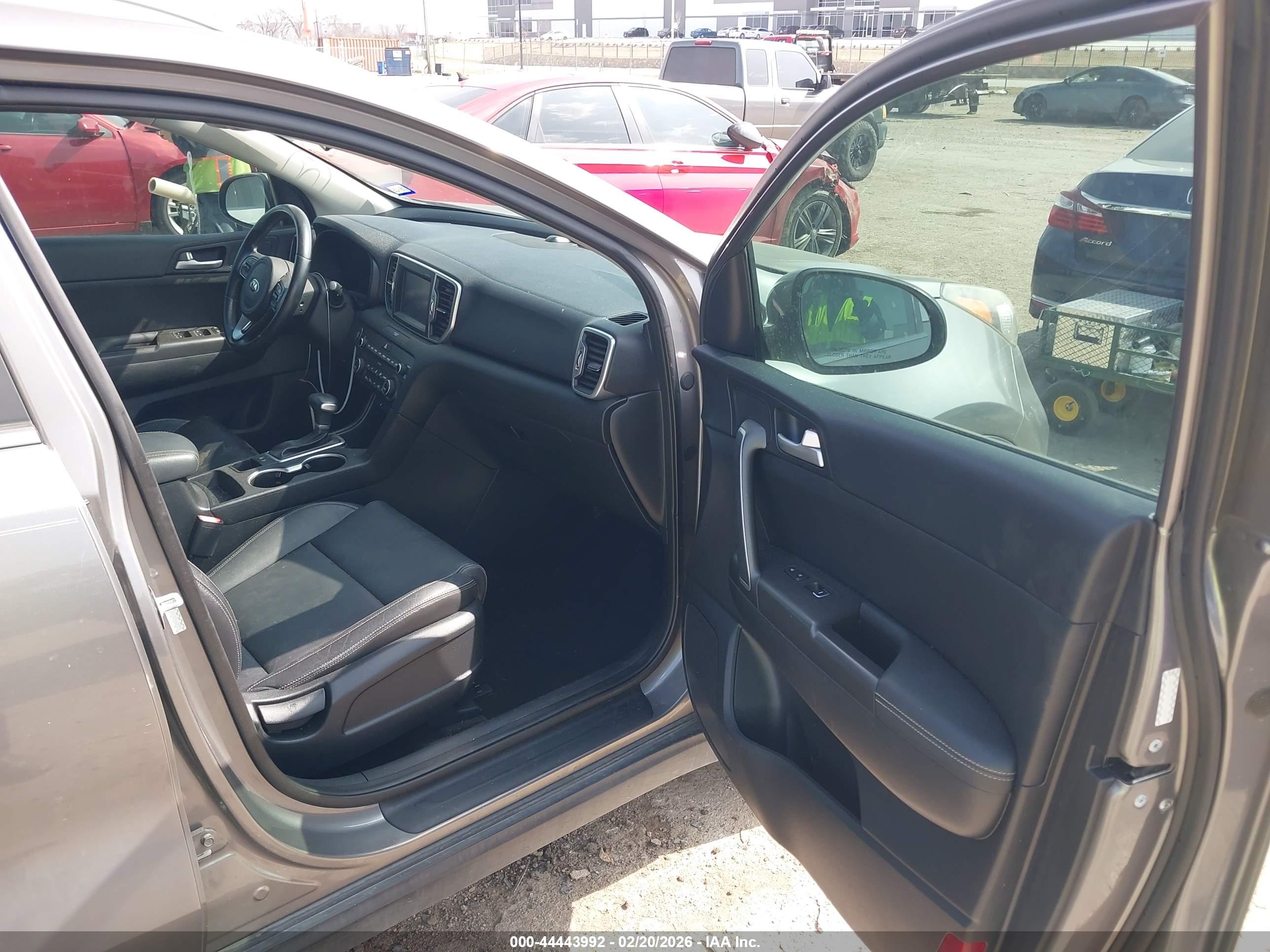 KIA SPORTAGE image 5